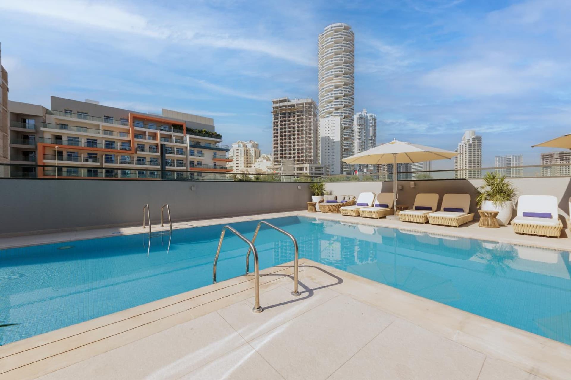 Holiday Inn Dubai Village Circle