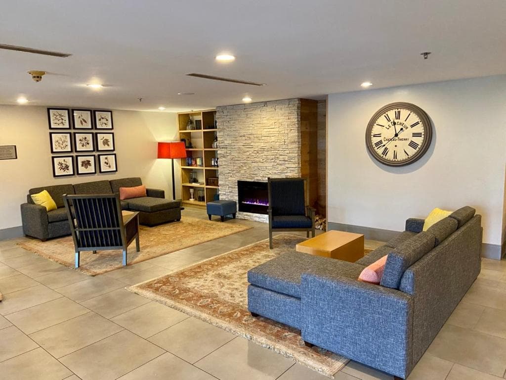 Country Inn & Suites by Radisson, Jackson, TN