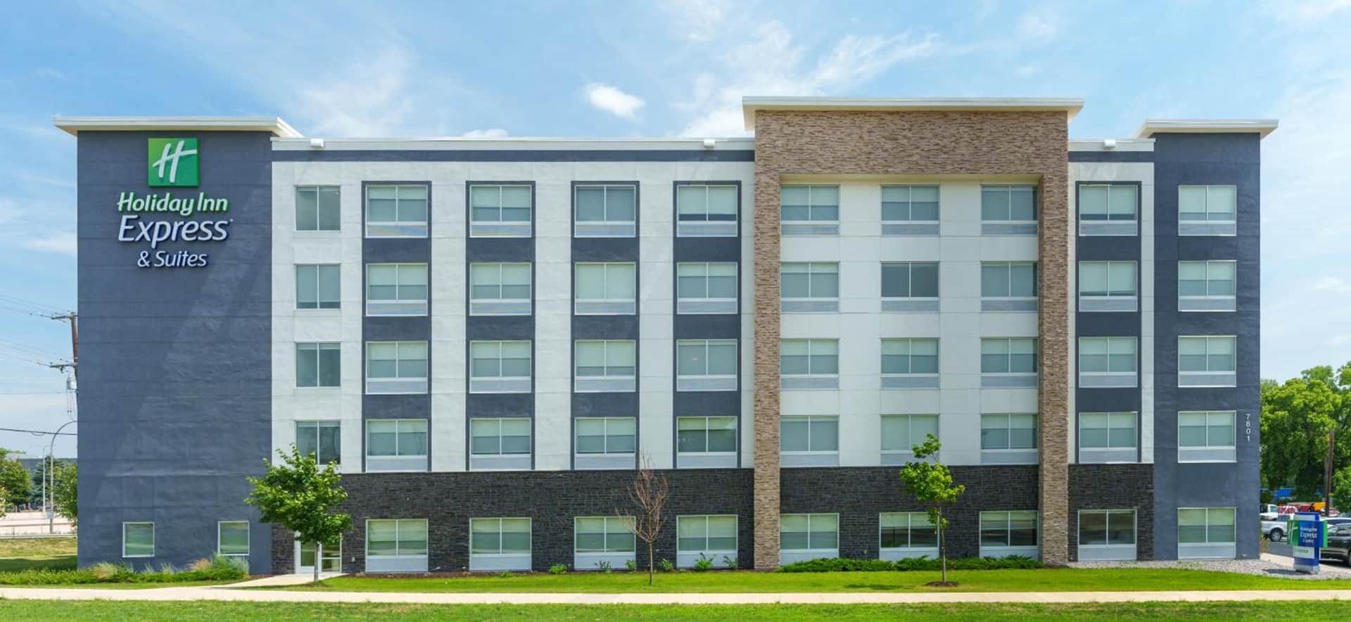 Holiday Inn Express & Suites - Mall of America - MSP Airport