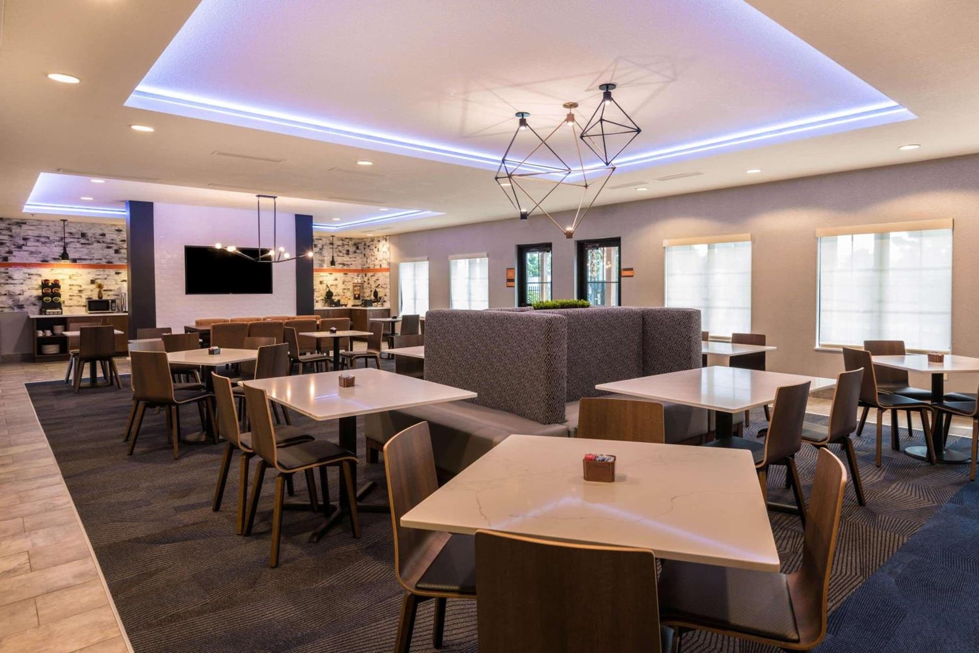 La Quinta Inn & Suites by Wyndham Las Vegas Airport South