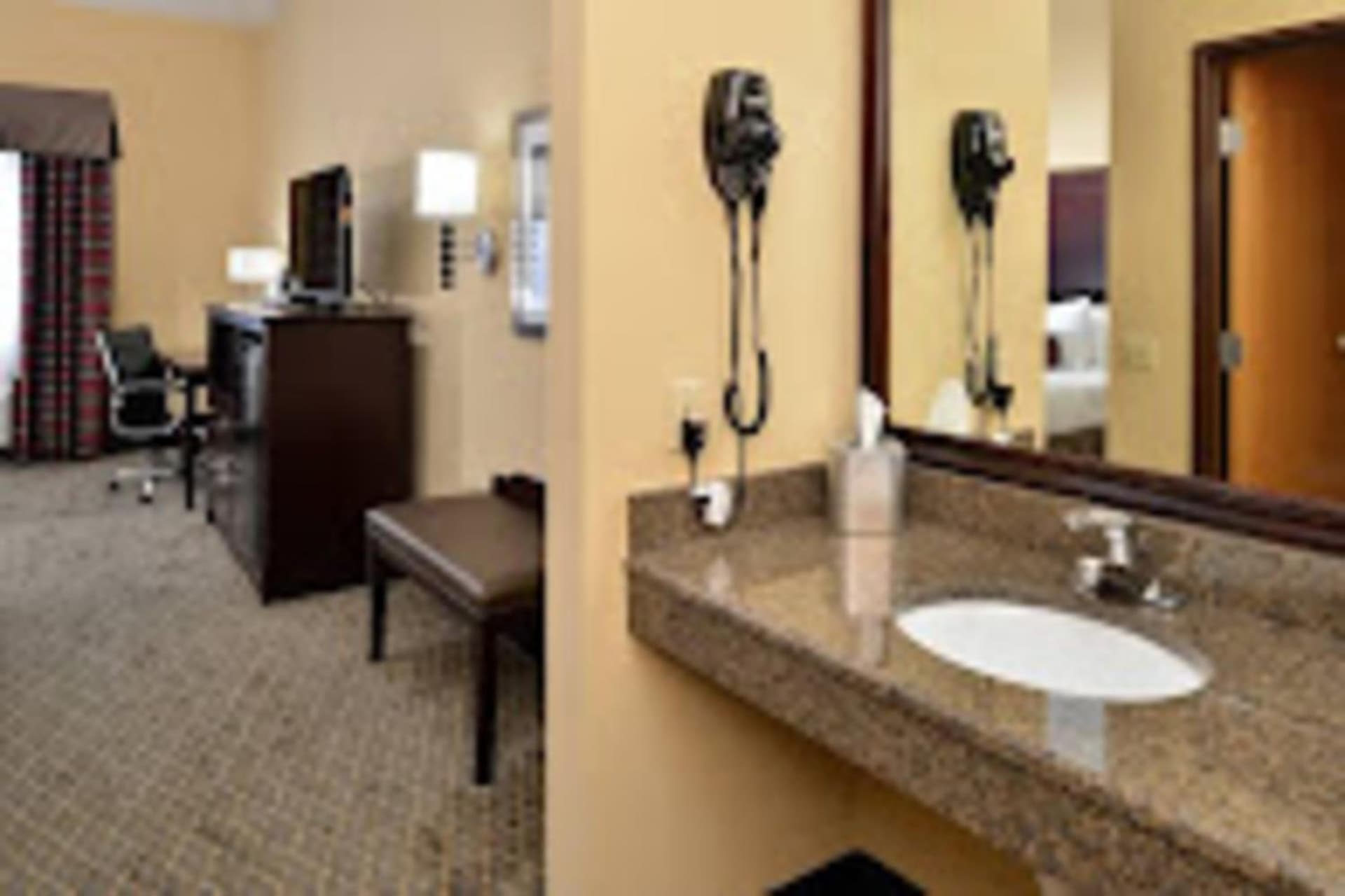 Baymont by Wyndham Ardmore I-35