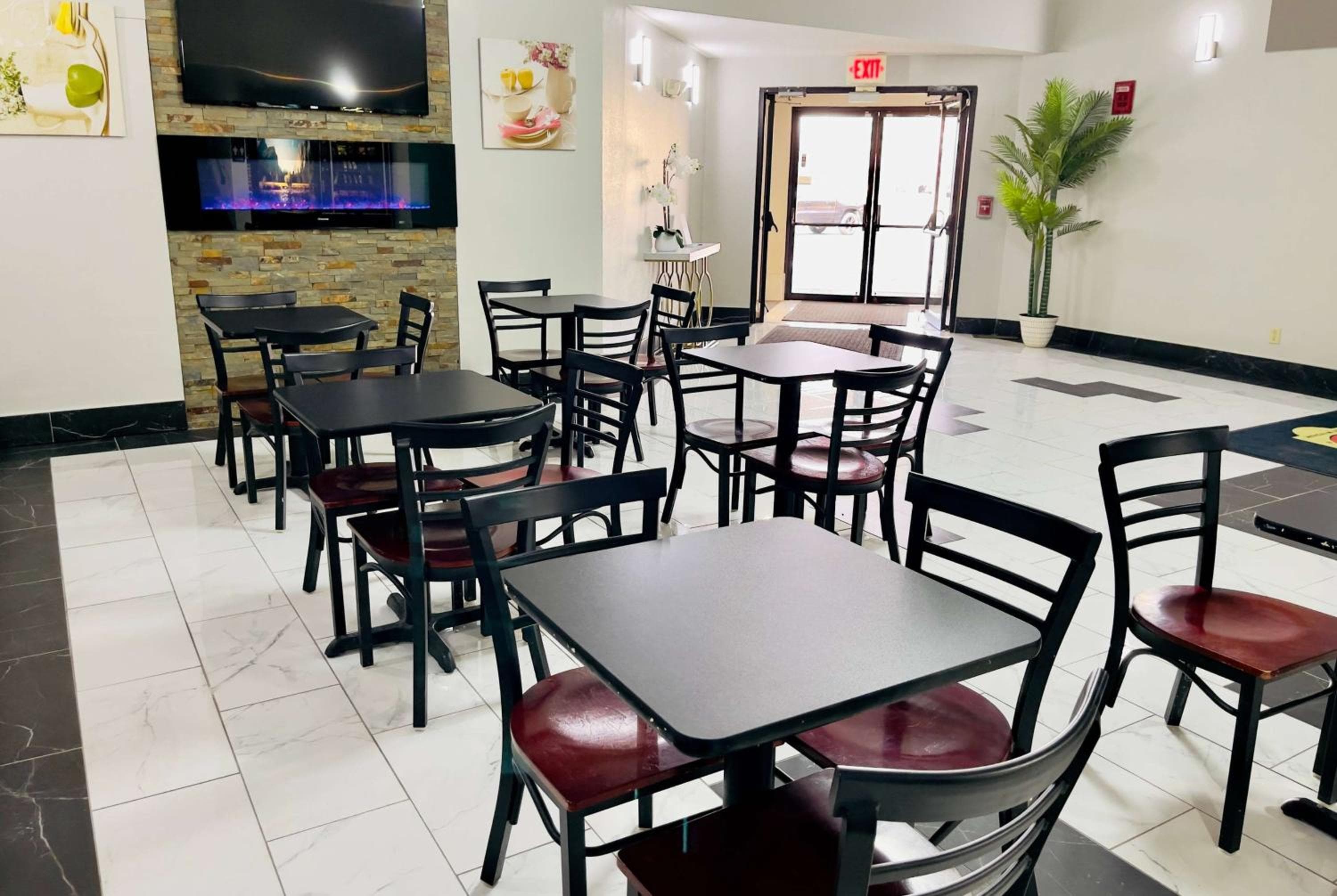 Super 8 by Wyndham Shakopee