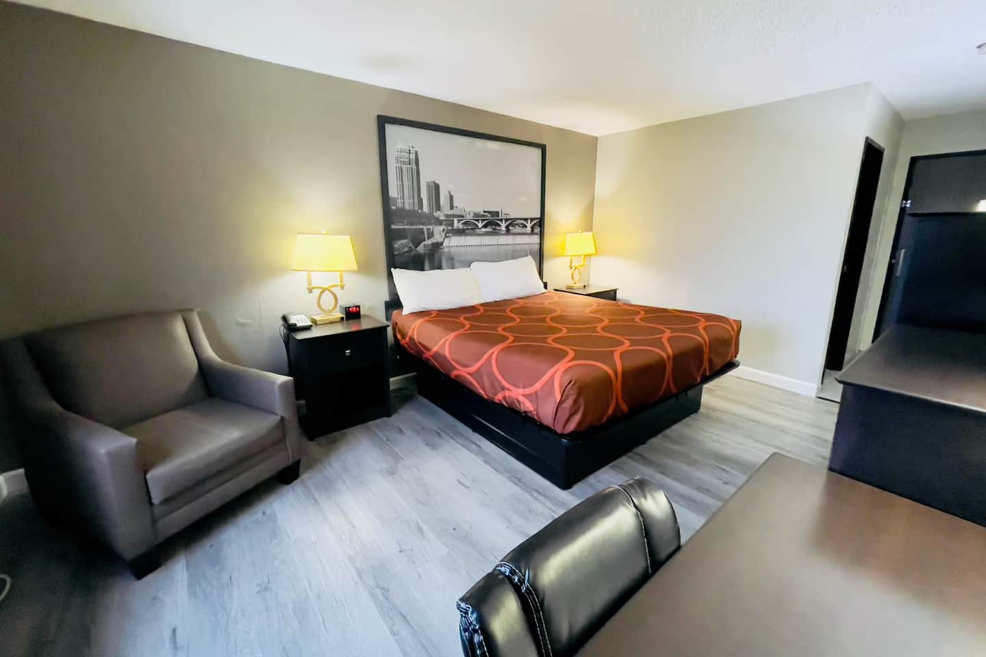 Super 8 by Wyndham Shakopee
