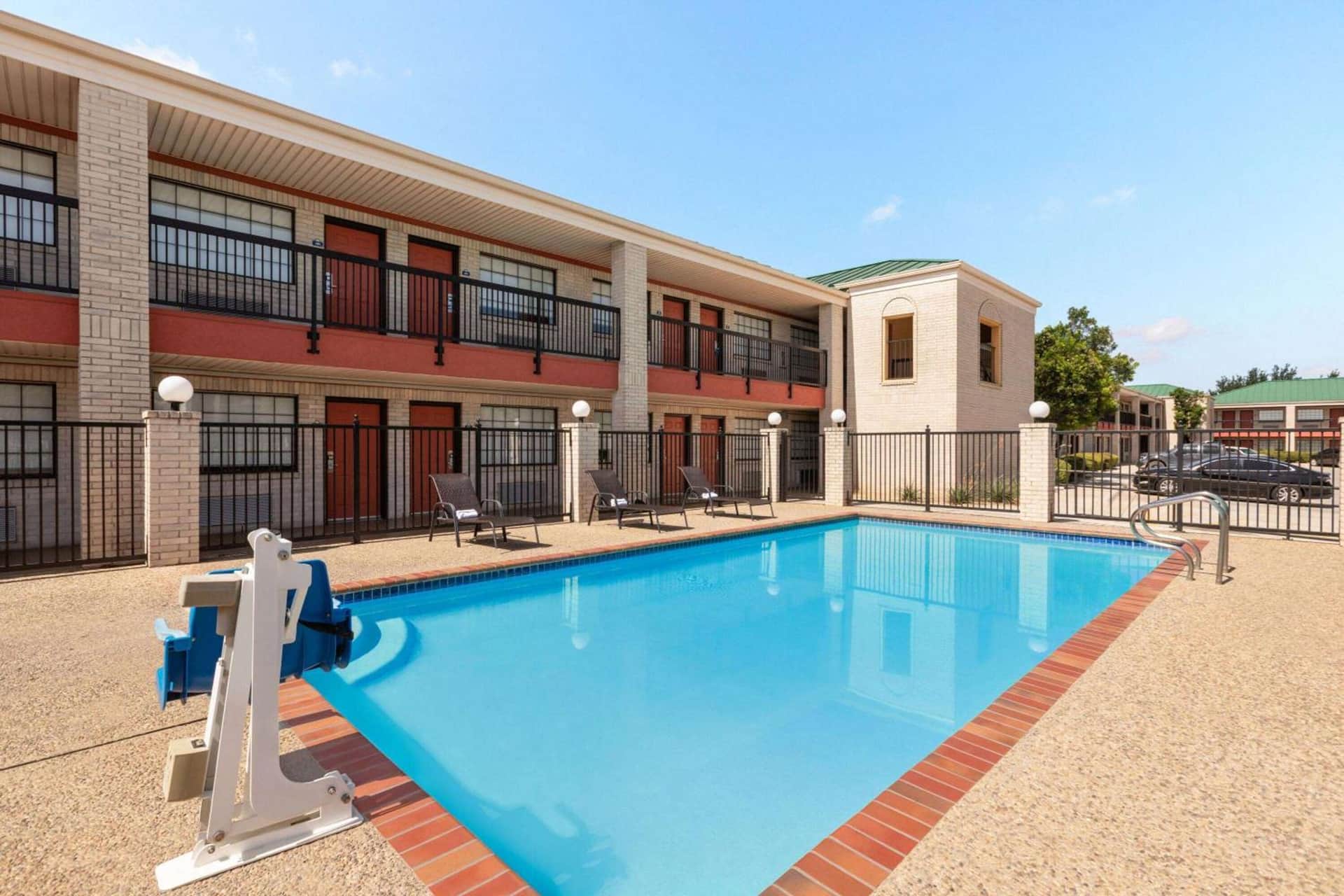 Days Inn by Wyndham San Antonio Near Fiesta Park
