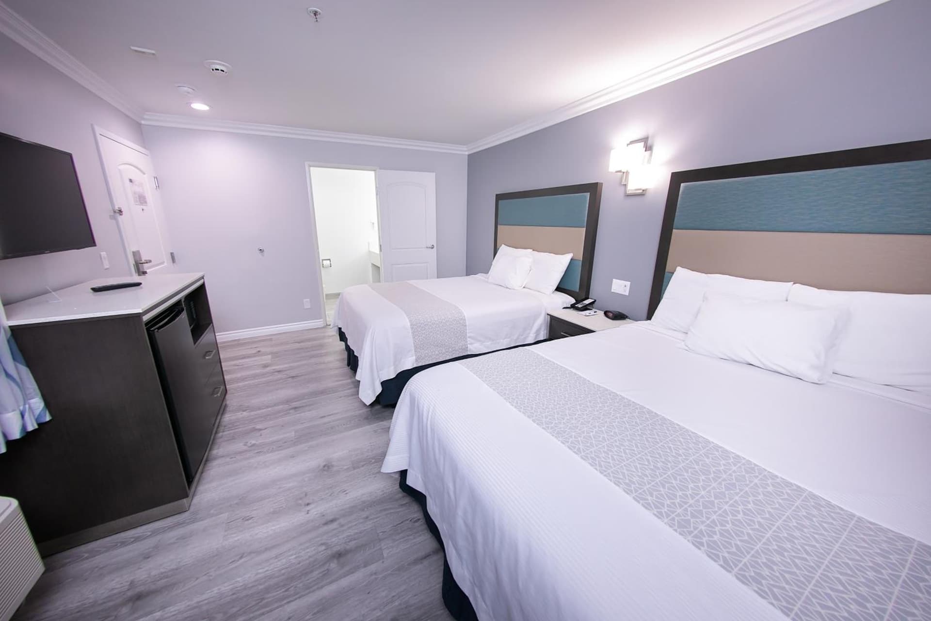 Travelodge Inn & Suites by Wyndham West Covina