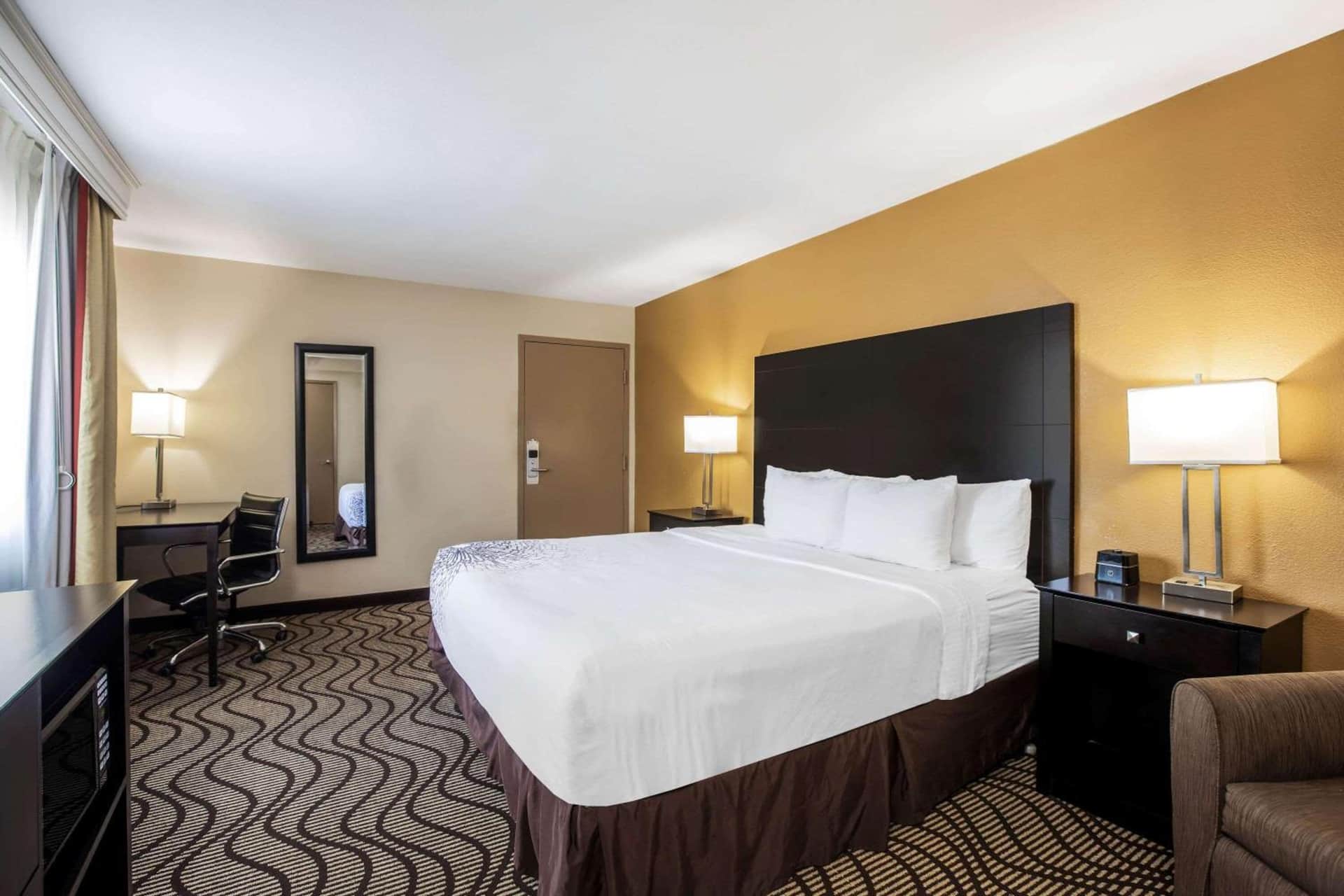 La Quinta Inn & Suites by Wyndham Carlsbad - Legoland Area