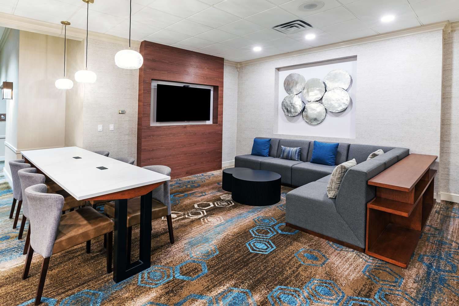 DoubleTree by Hilton Tulsa Downtown