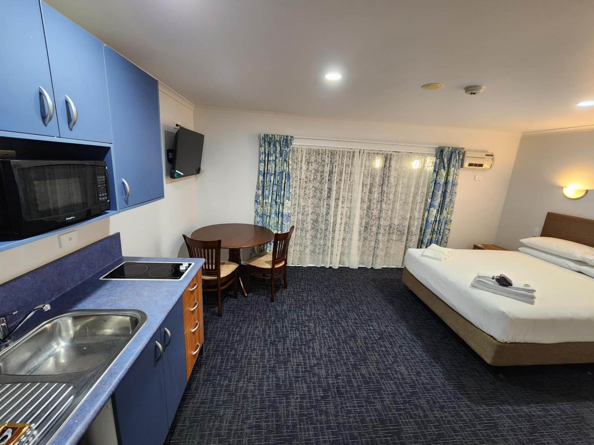 Botany Palms Motel