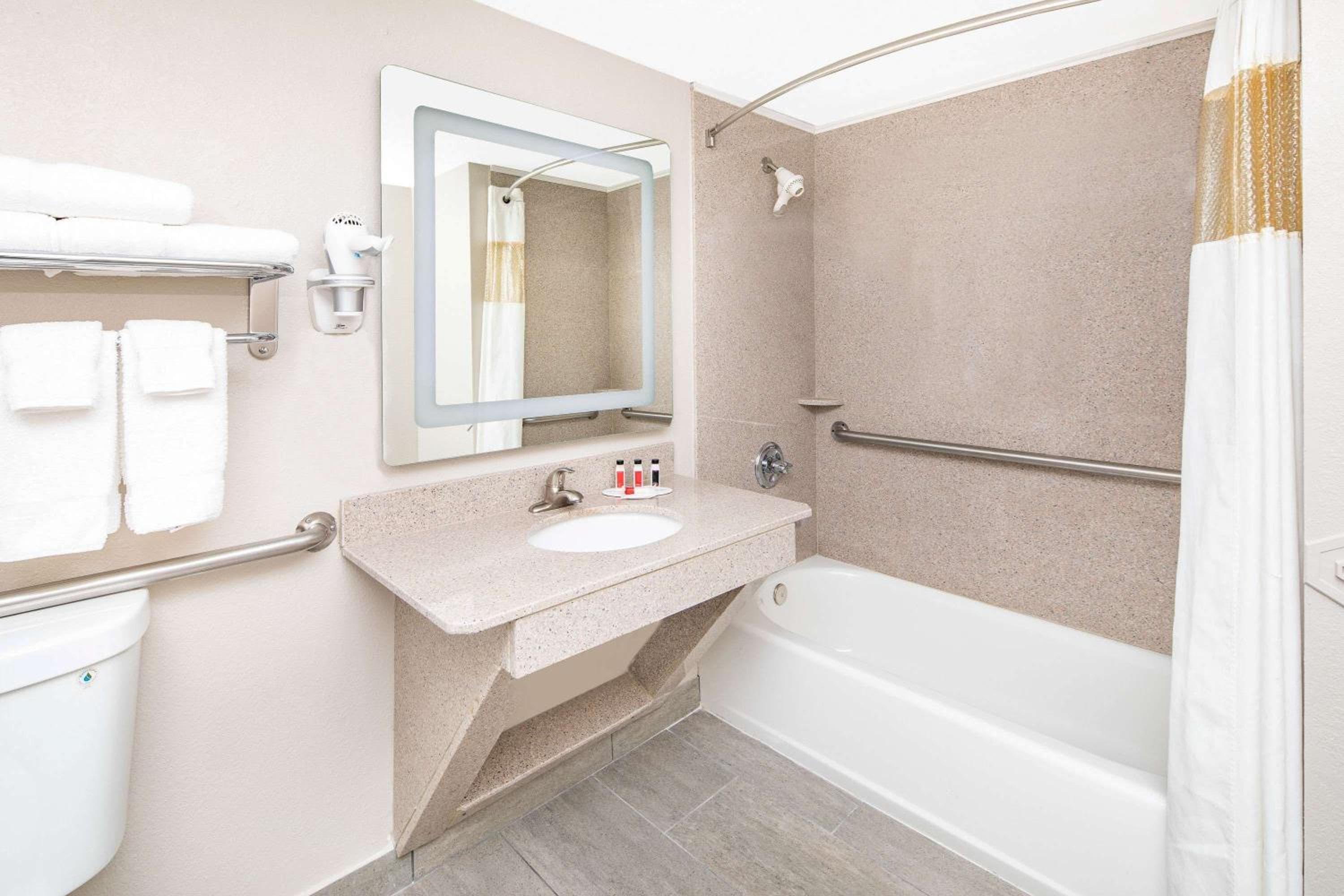 Ramada by Wyndham Alpharetta Atlanta North