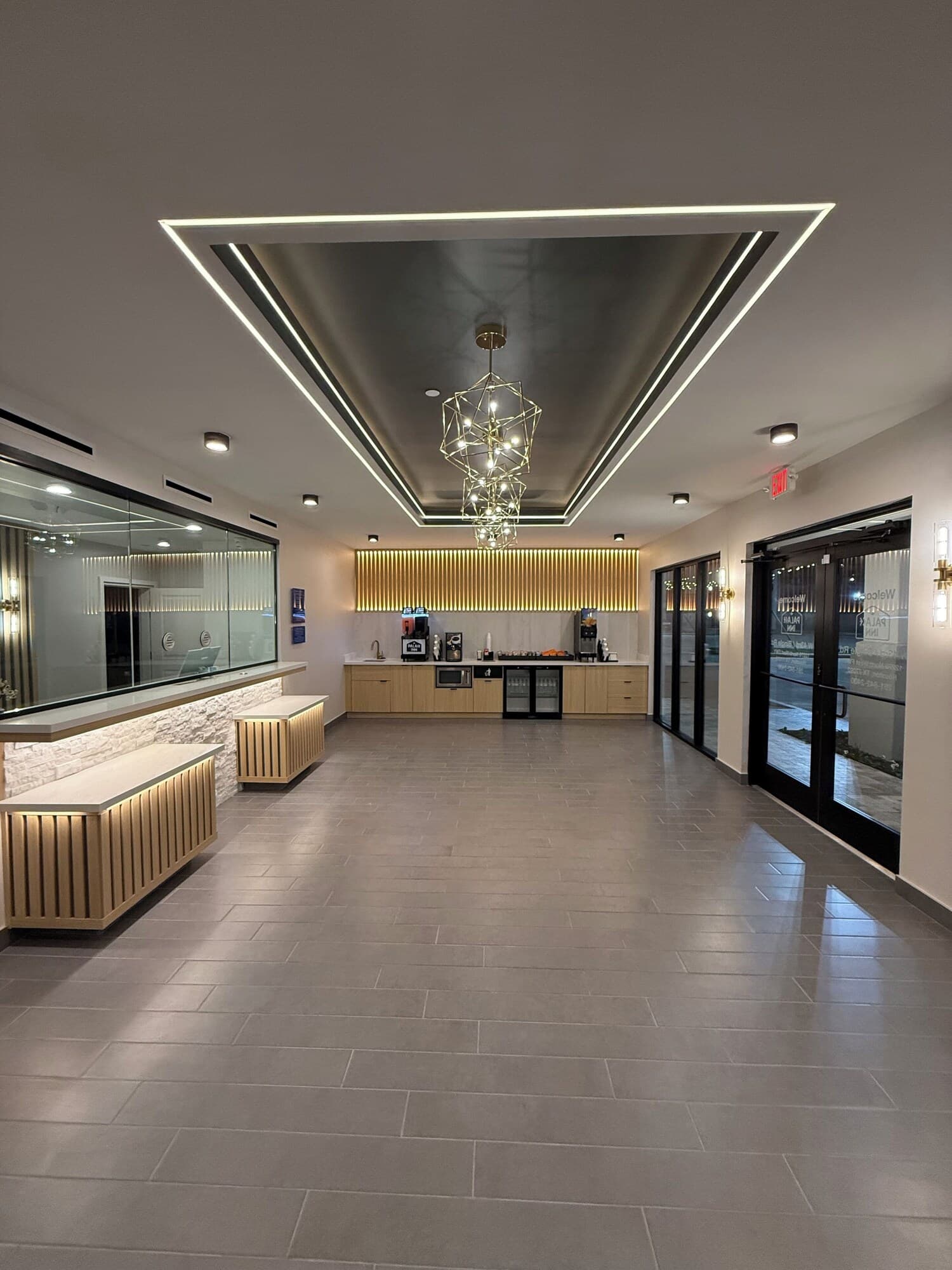 Palace Inn Blue 290 W 43rd & Bingle Rd