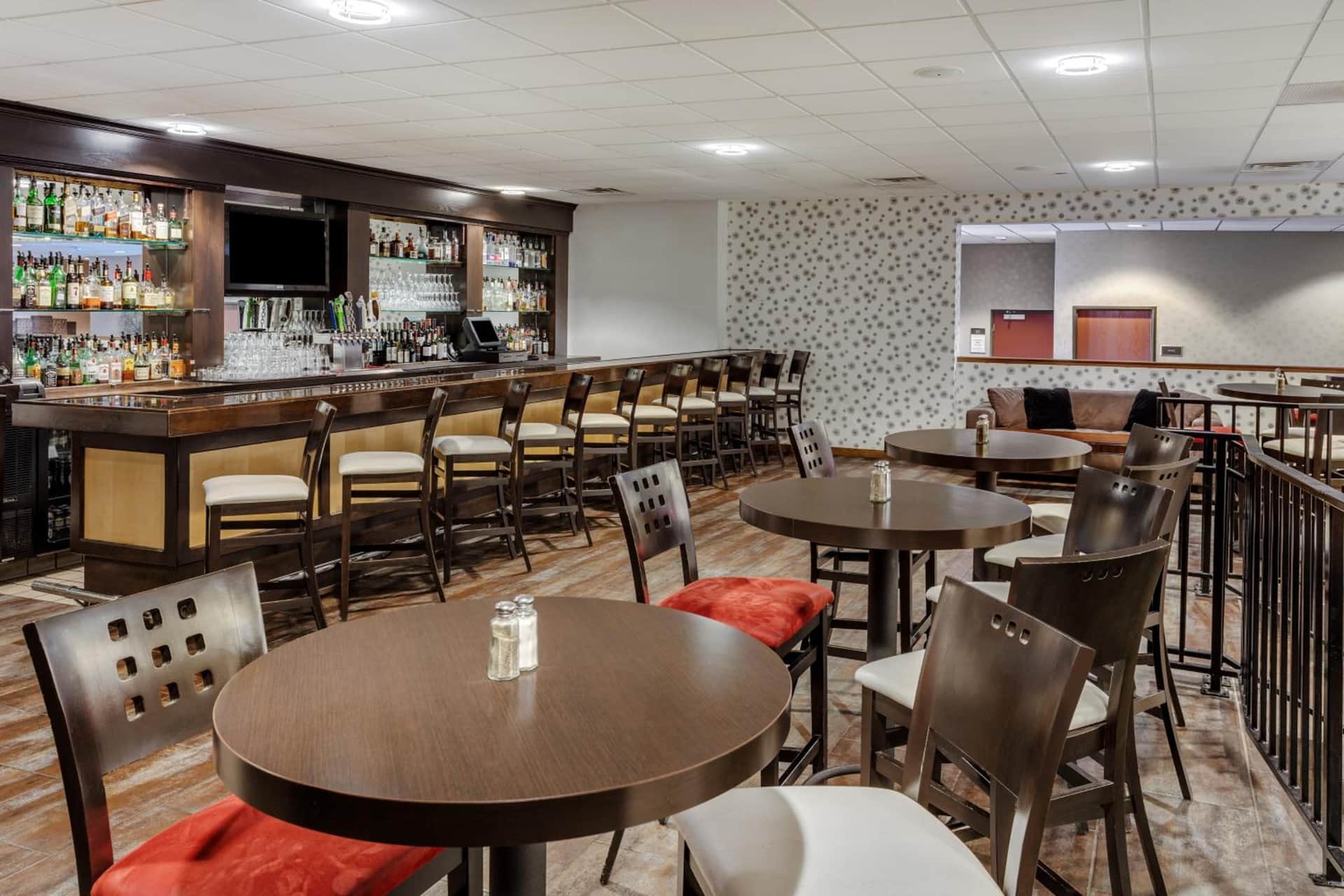 Crowne Plaza Milwaukee Airport by IHG