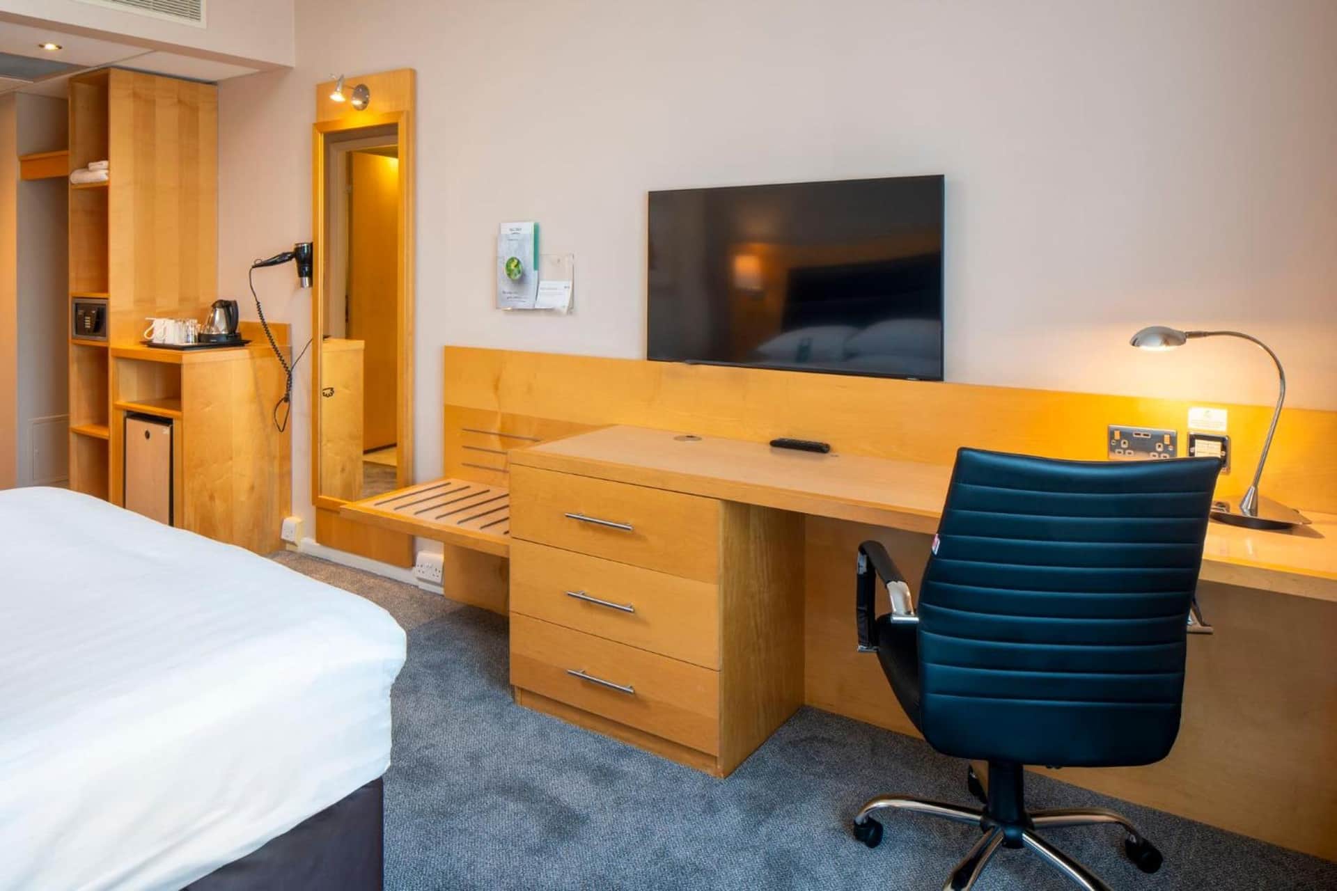 Holiday Inn London Brentford Lock