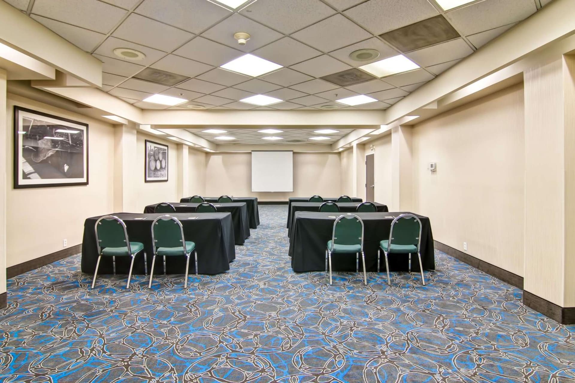 Hampton Inn & Suites by Hilton Calgary Airport