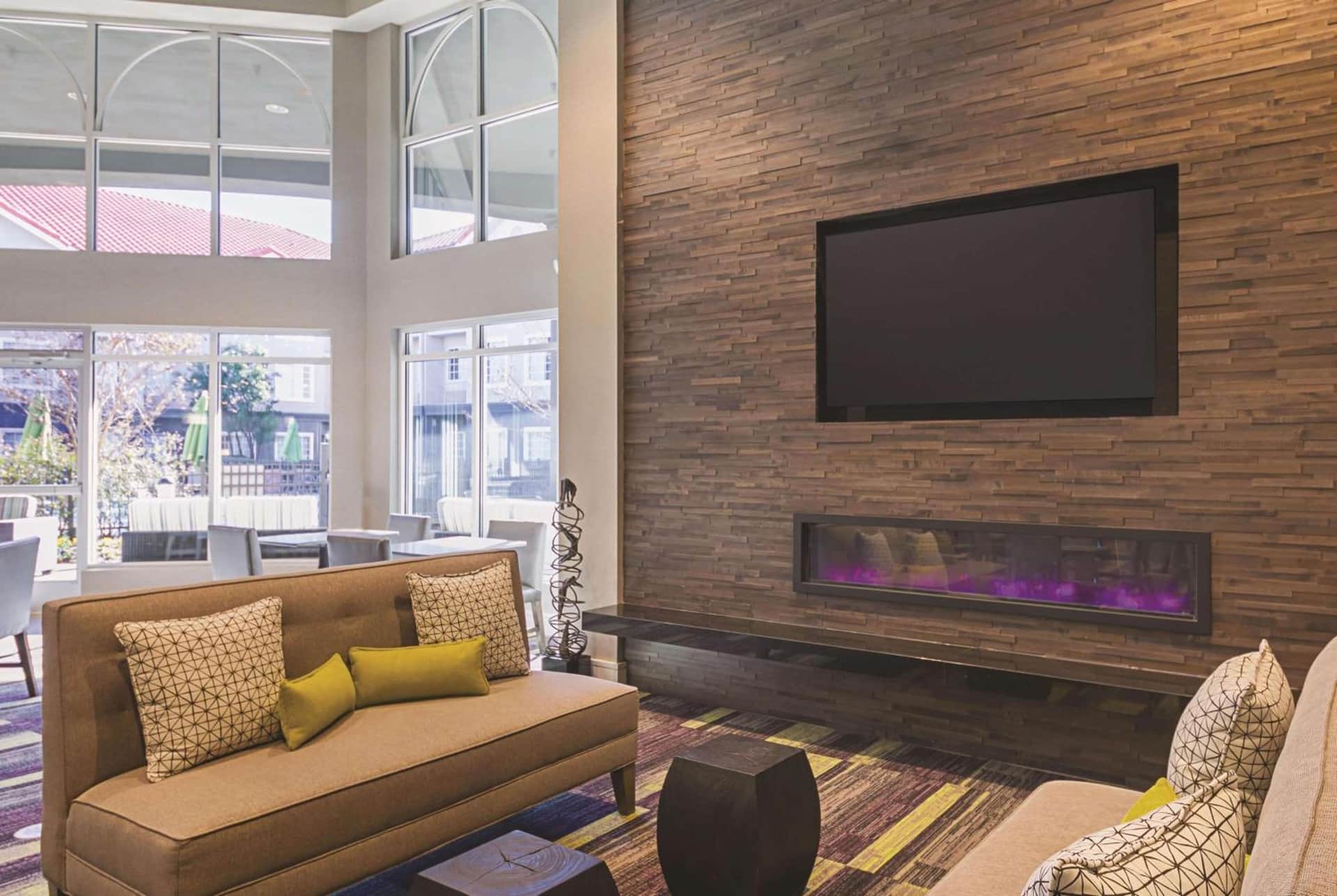 La Quinta Inn & Suites by Wyndham Austin Near The Domain