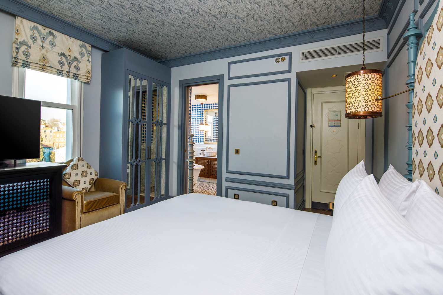 Hagia Sofia Mansions Istanbul, Curio Collection by Hilton