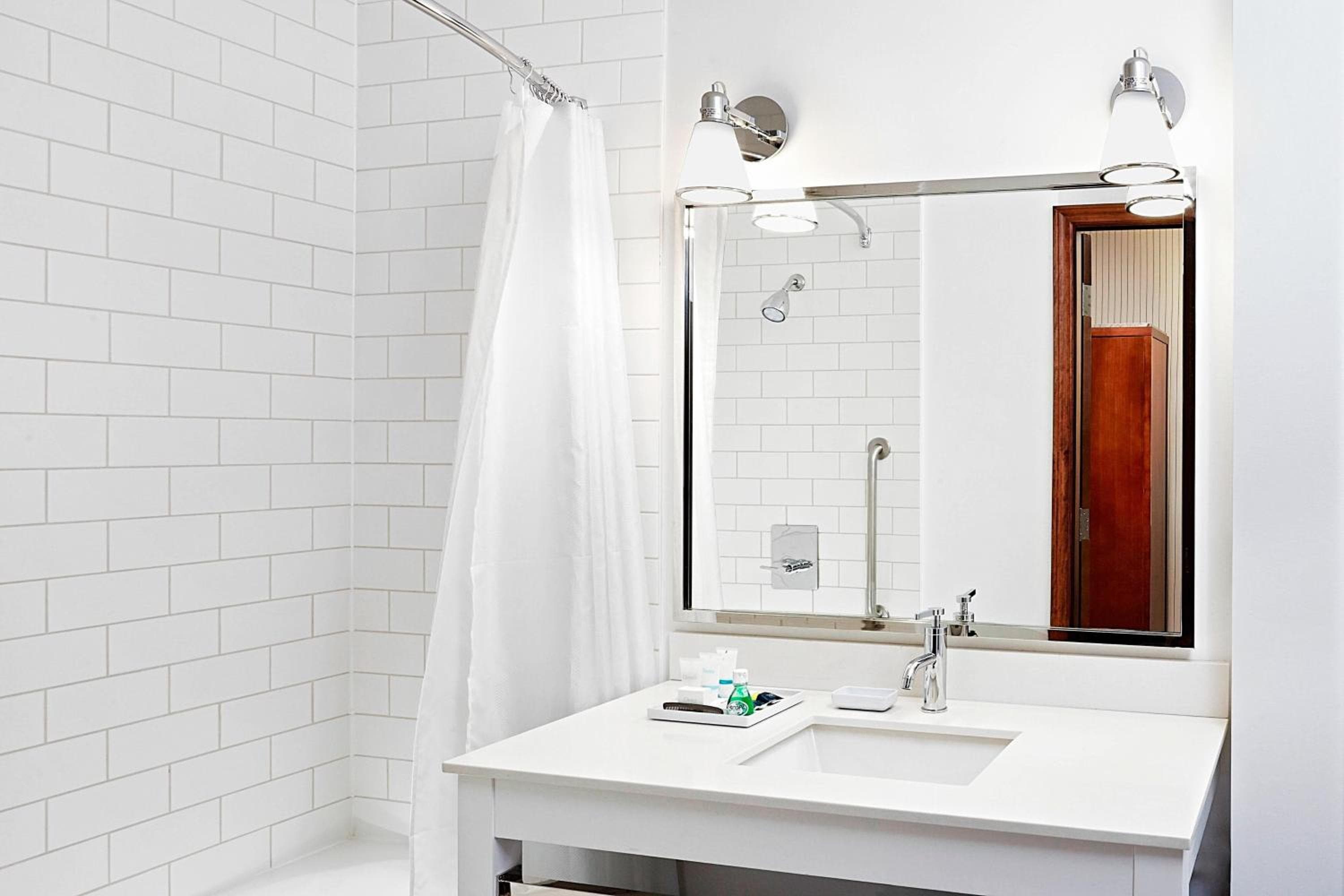 Four Points By Sheraton Calgary Airport