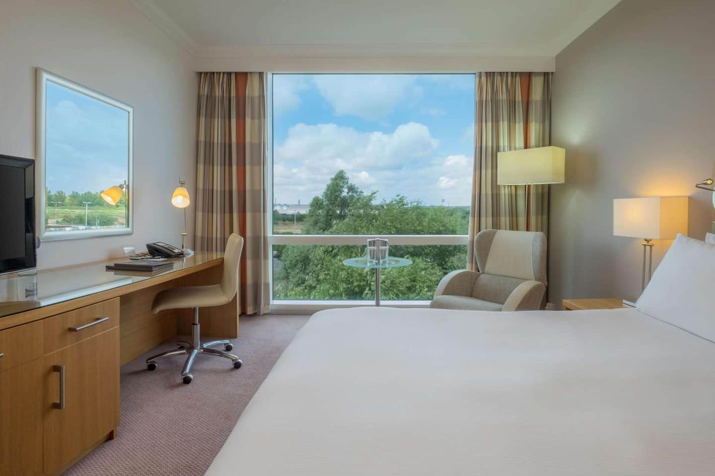 Hilton Reading