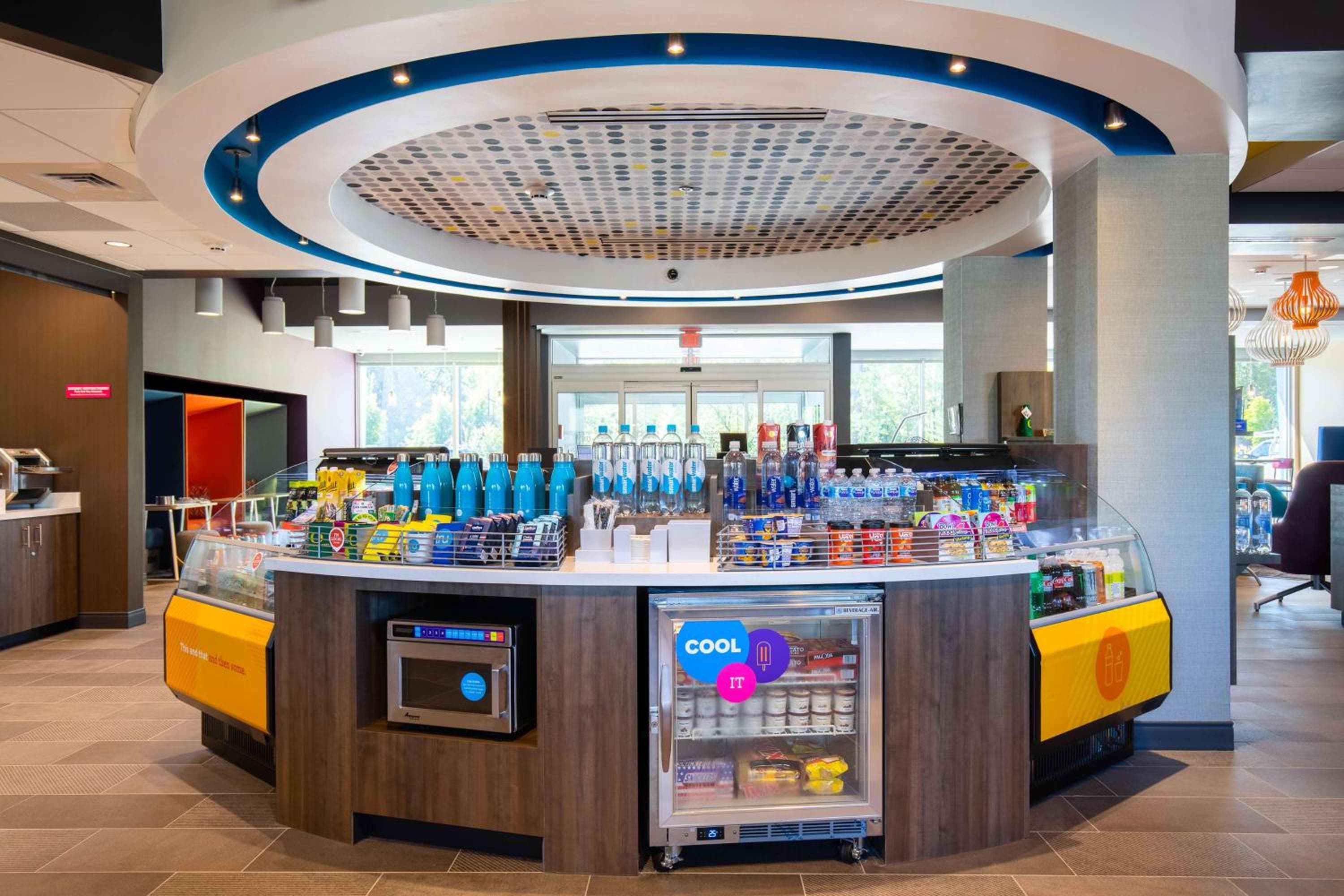 Tru by Hilton Eugene