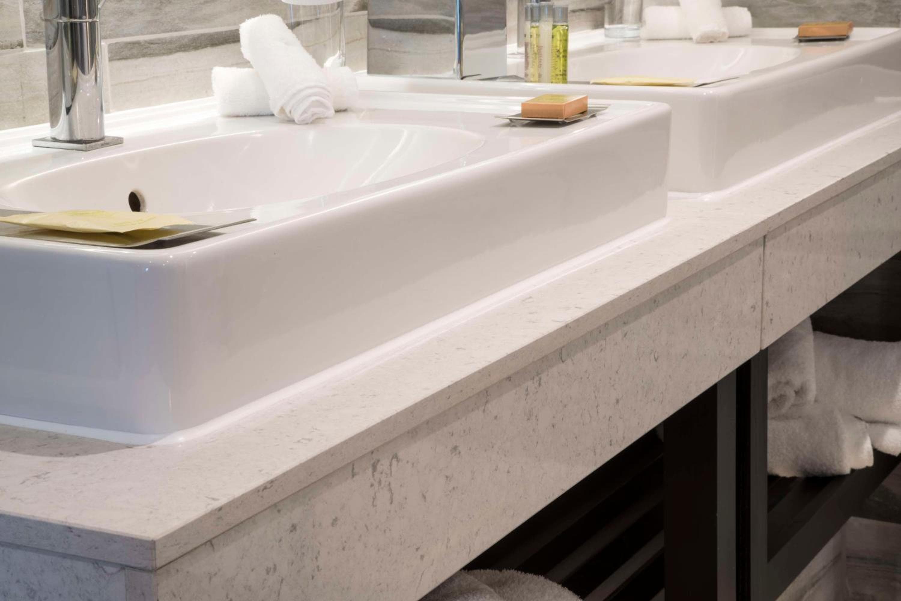 DoubleTree by Hilton Bristol South - Cadbury House