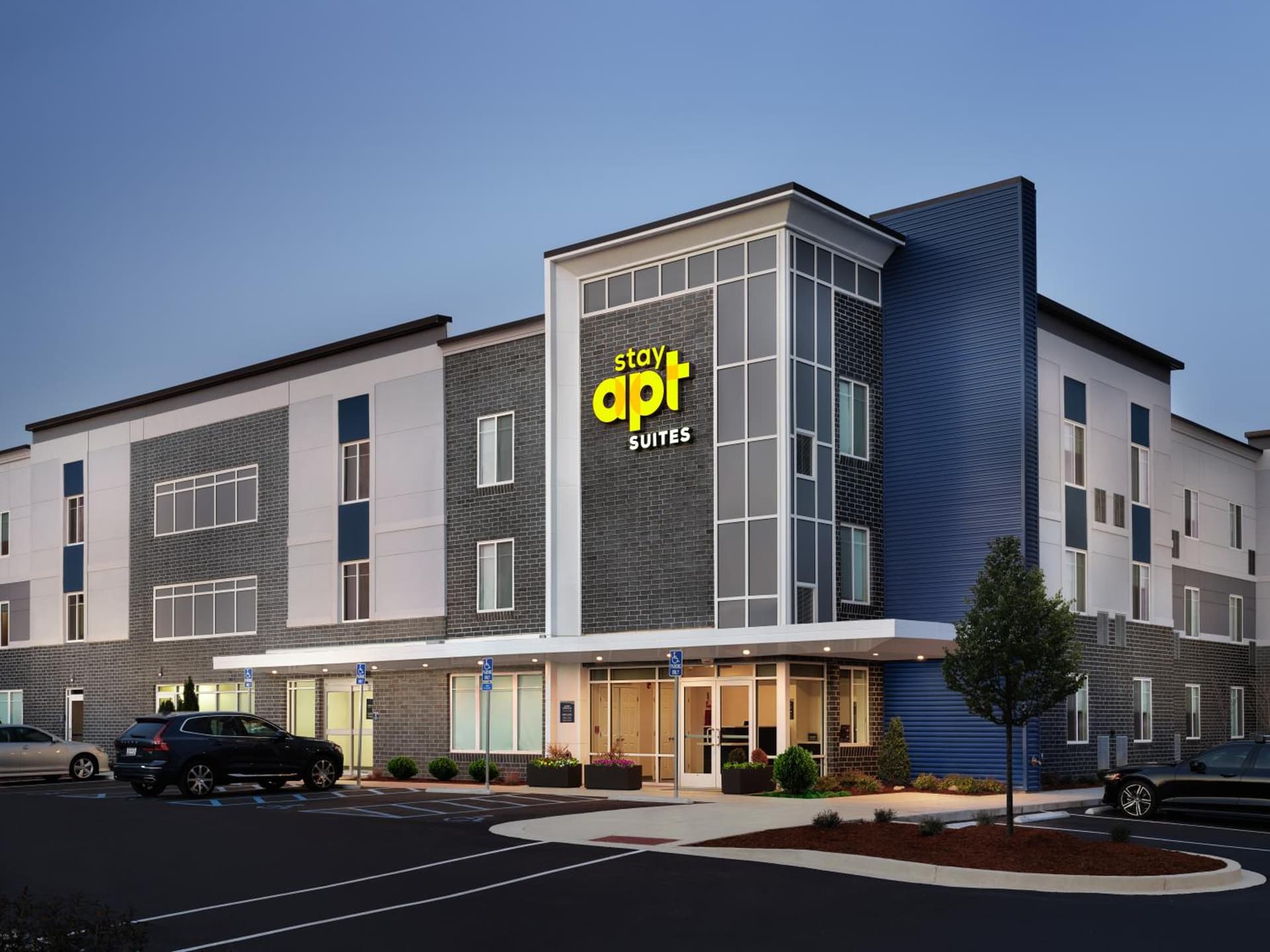 StayAPT Suites North Charleston