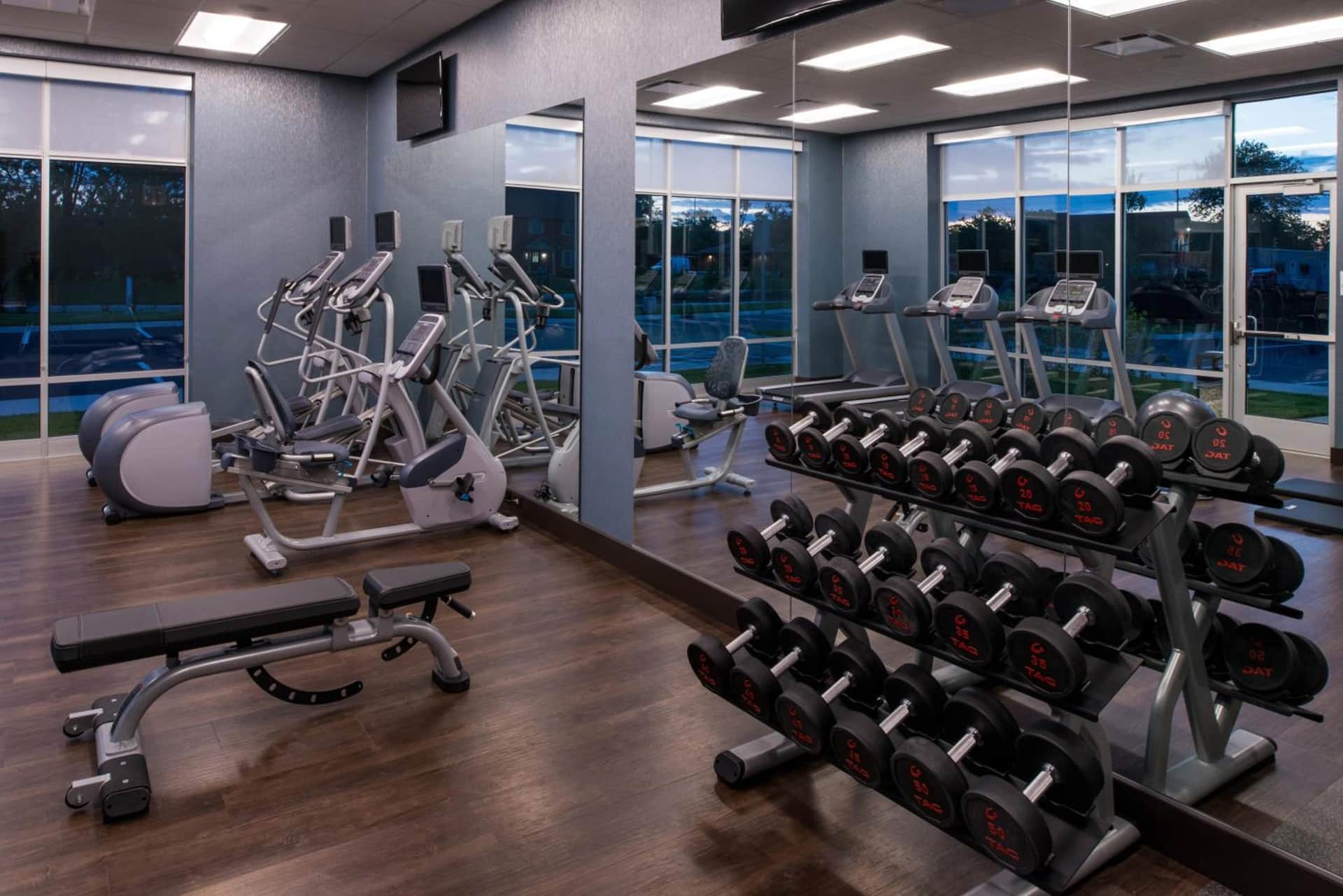 Holiday Inn & Suites Farmington Hills - Detroit NW by IHG