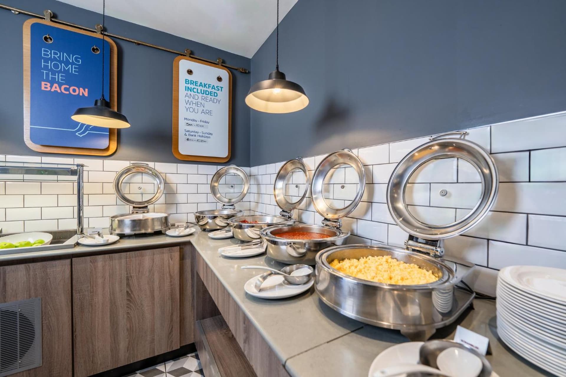 Holiday Inn Express Aberdeen Airport
