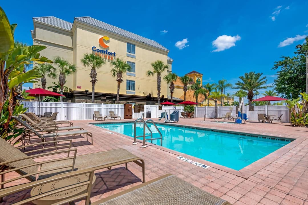Comfort Suites Near Universal Orlando Resort