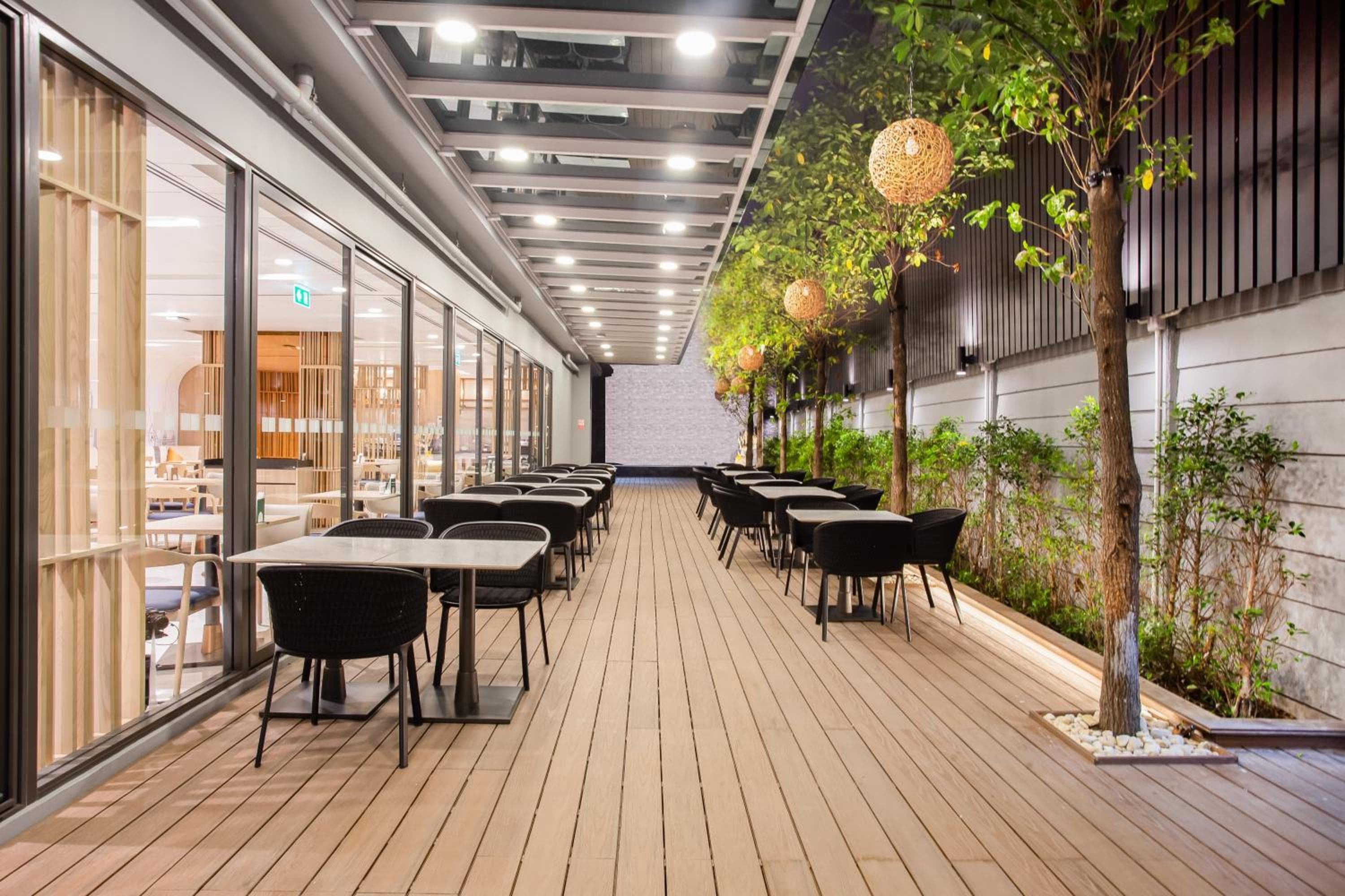 Holiday Inn Express & Suites Bangkok Central Pier by IHG