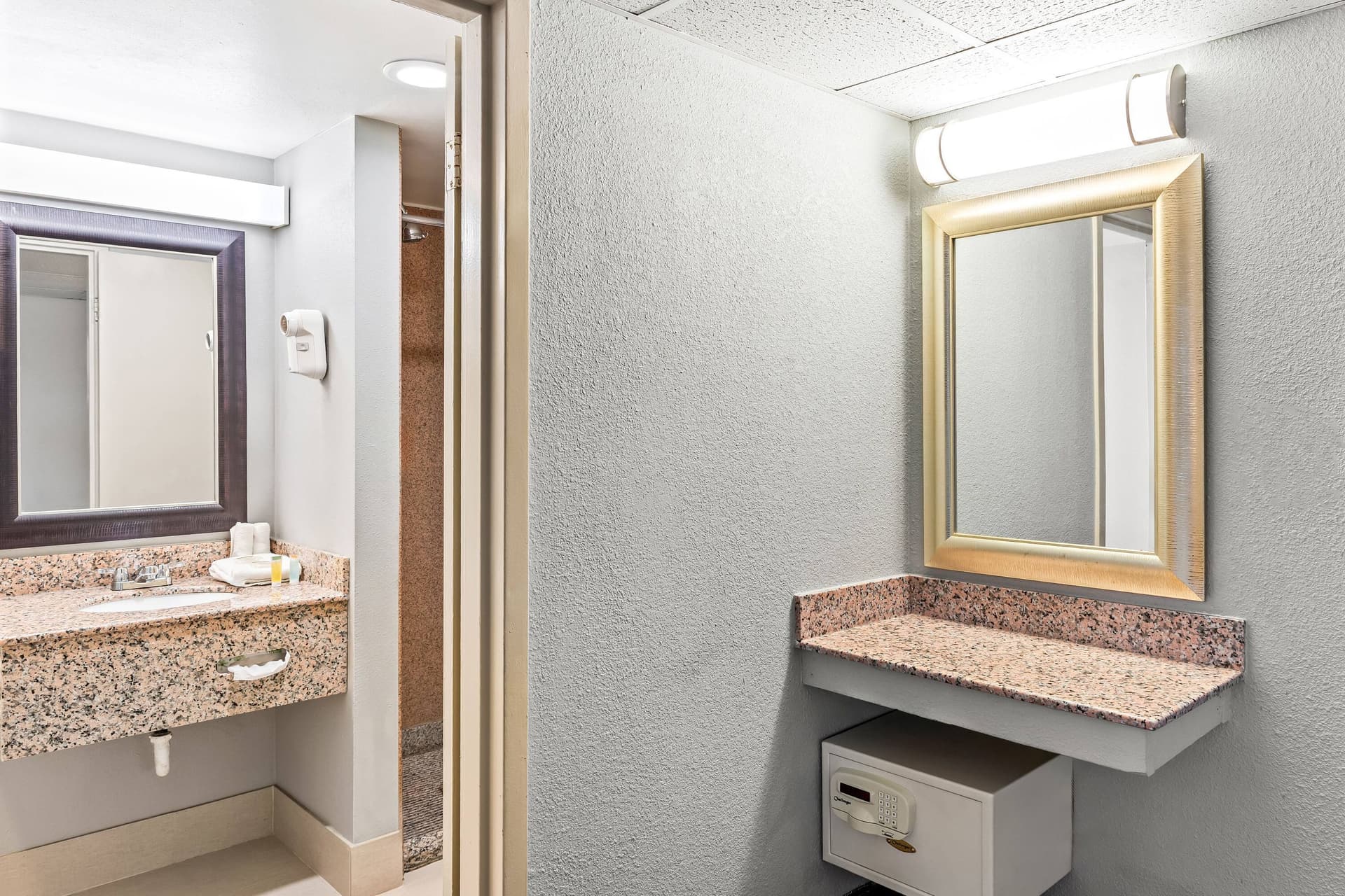 Travelodge by Wyndham Bloomington