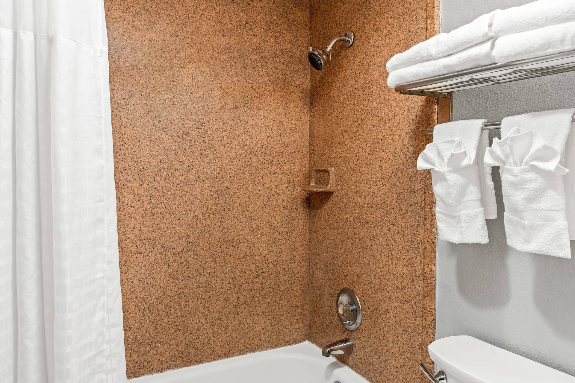Travelodge by Wyndham Bloomington