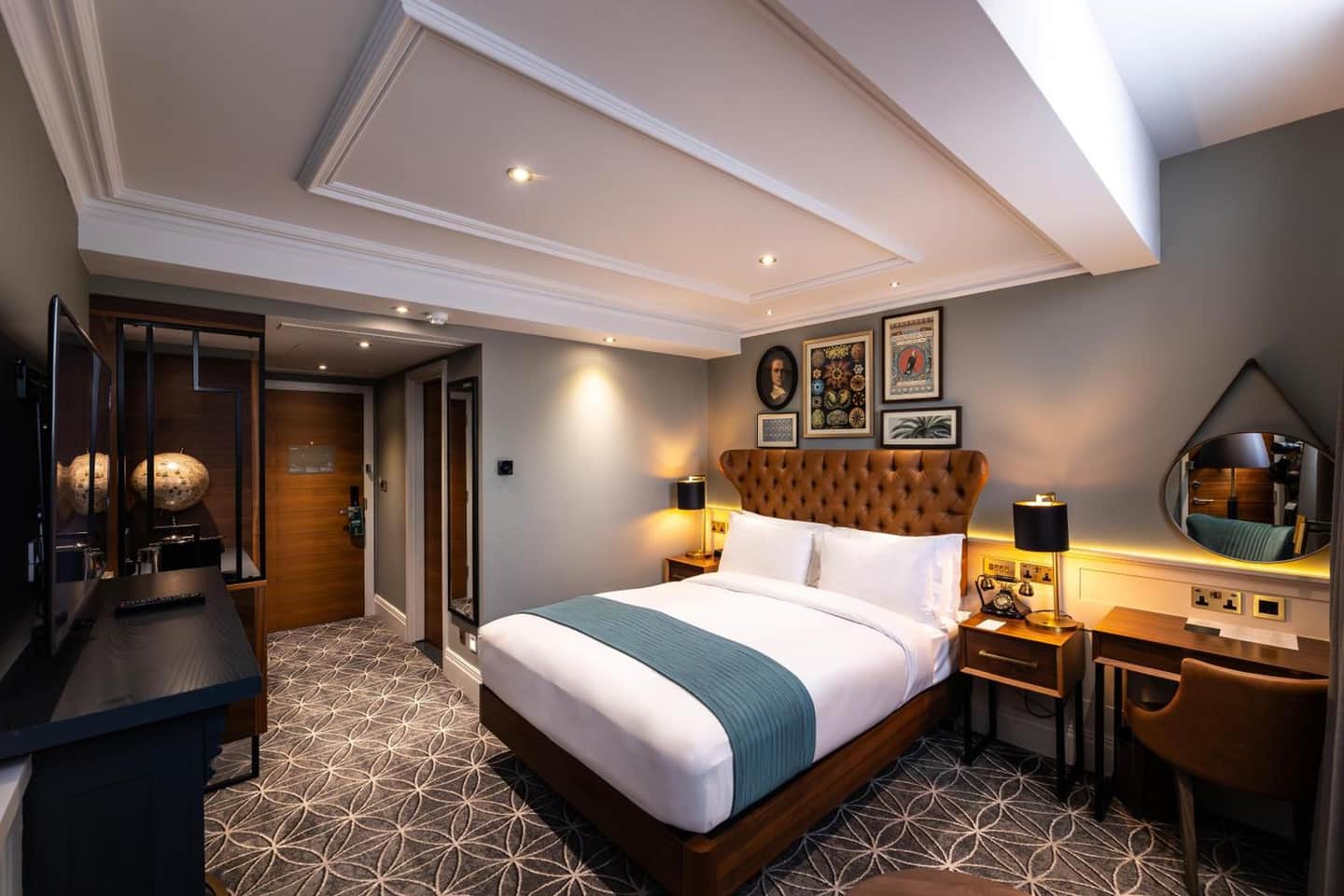100 Queen's Gate Hotel London Kensington, Curio Collection by Hilton