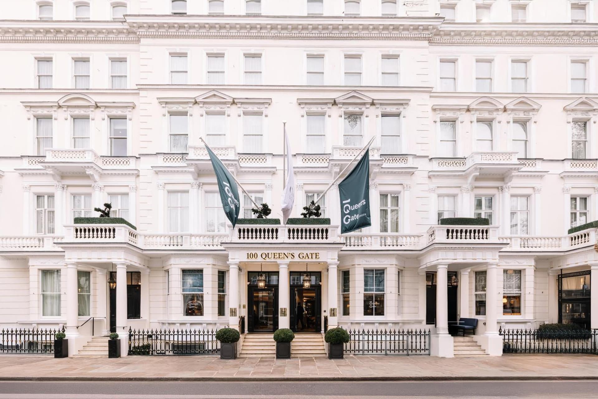 100 Queen's Gate Hotel London Kensington, Curio Collection by Hilton