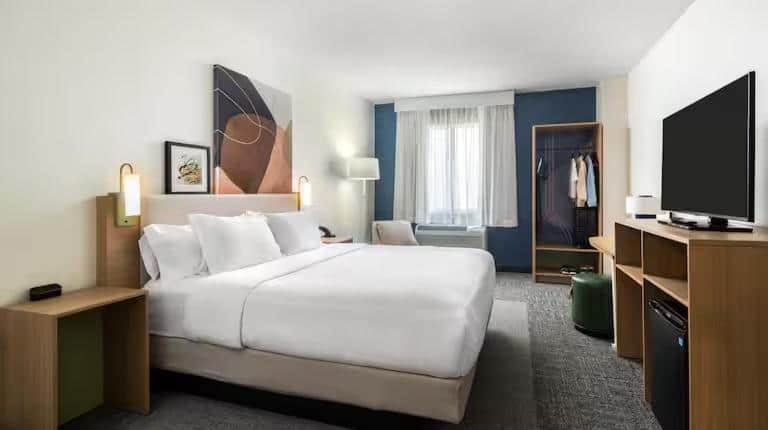 Spark by Hilton Louisville Airport