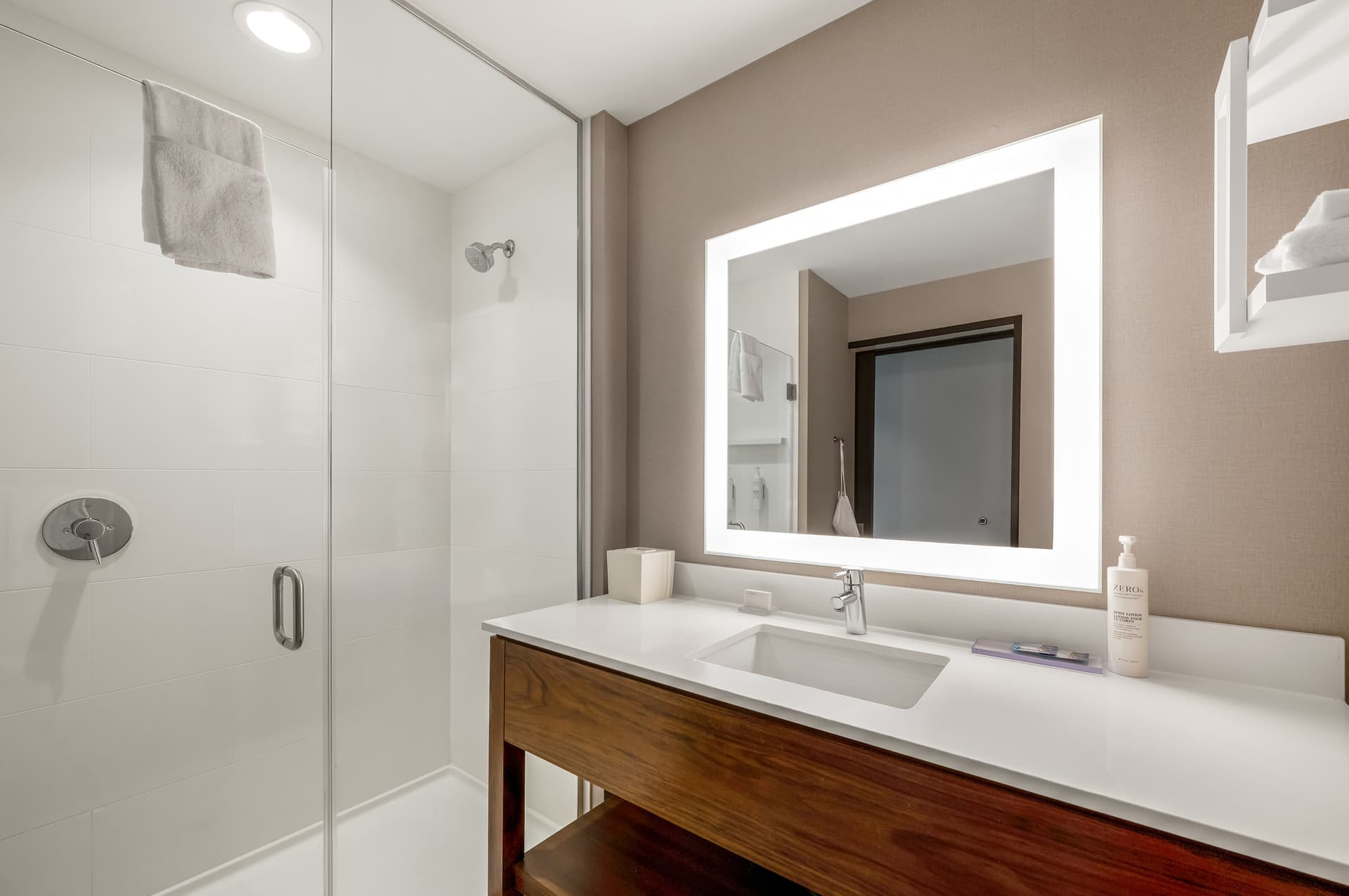 Hampton Inn by Hilton Nashville Airport Century Place