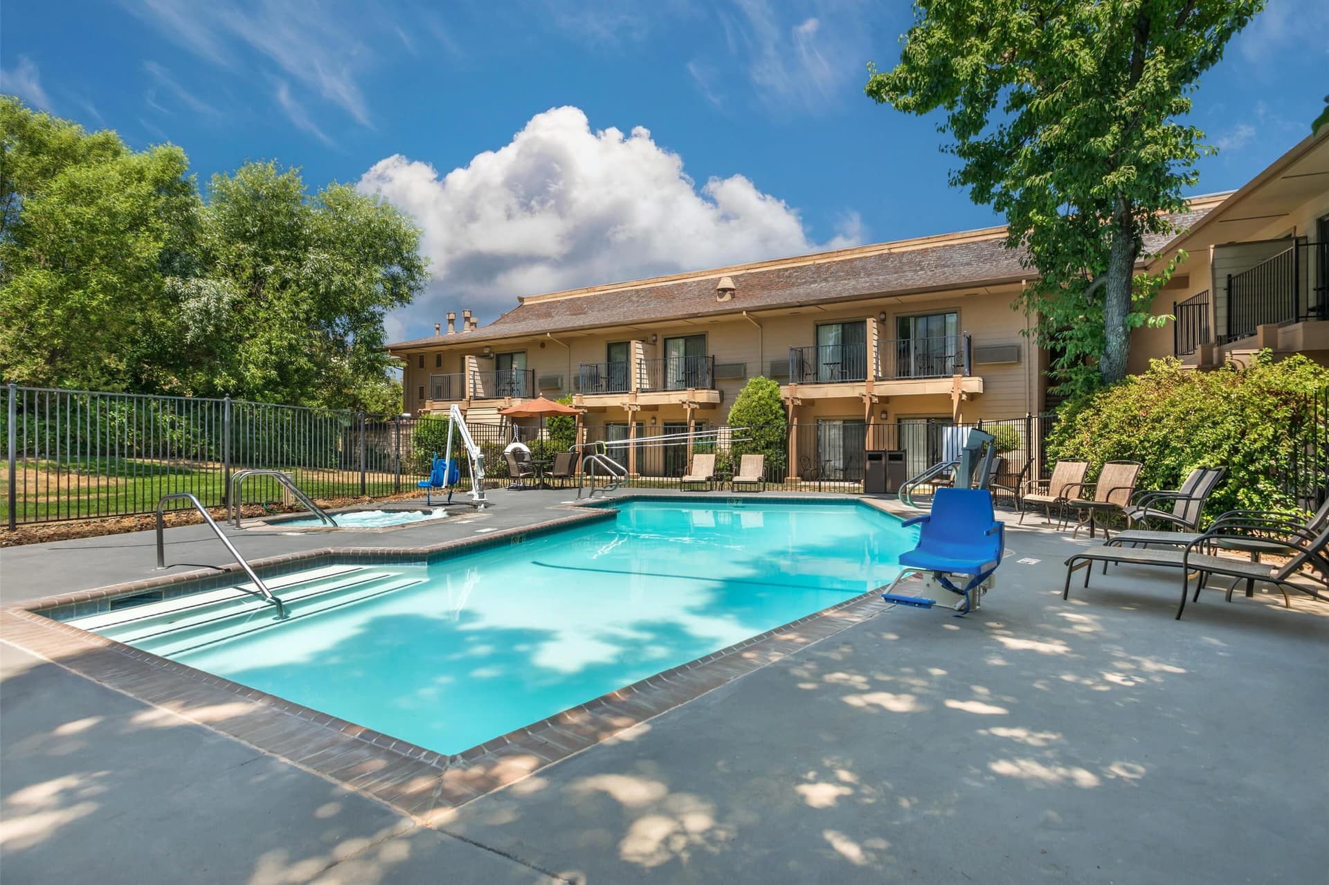 Best Western Plus Sonora Oaks Hotel & Conference Center