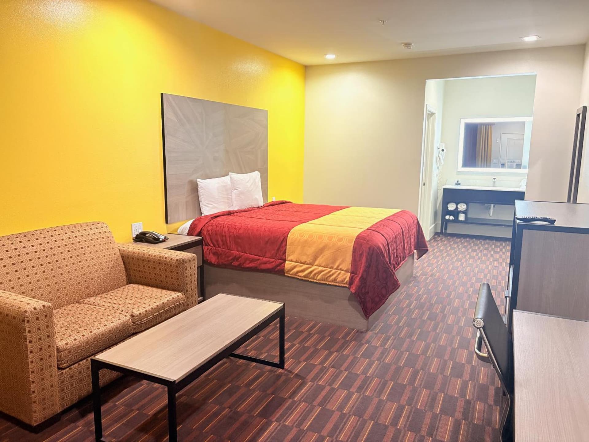 Americas Best Value Inn & Suites Houston Veterans Memorial