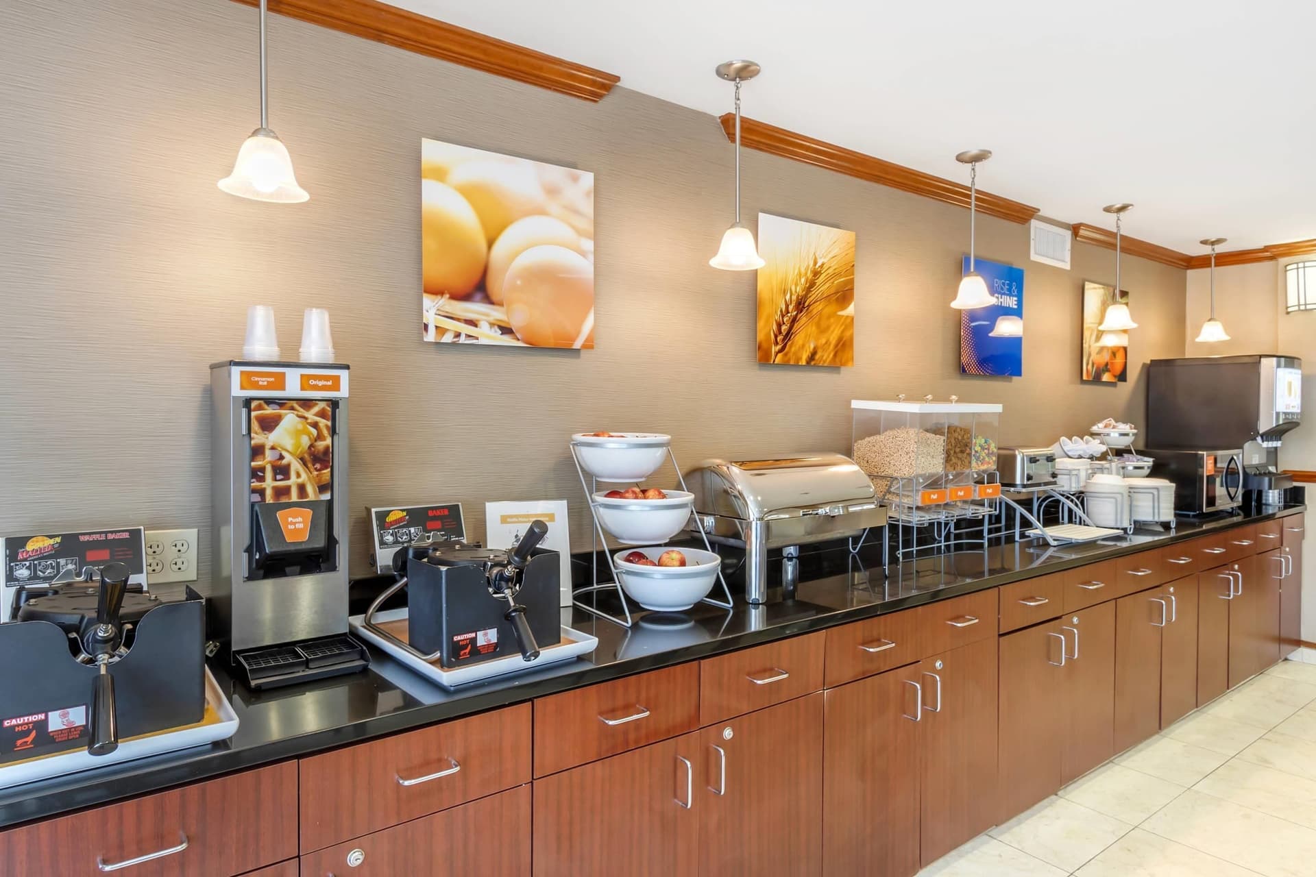 Comfort Inn & Suites Charleston Airport Convention Center
