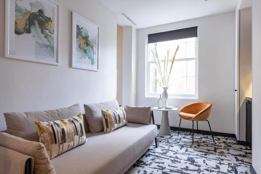 La Suite West