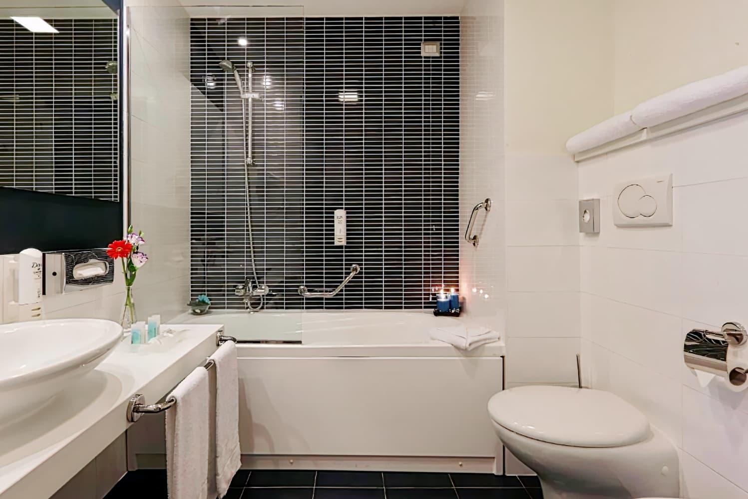 Holiday Inn Milan Nord Zara