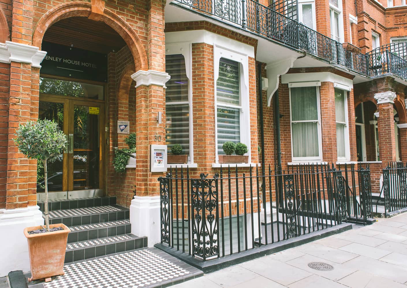 Henley House Hotel