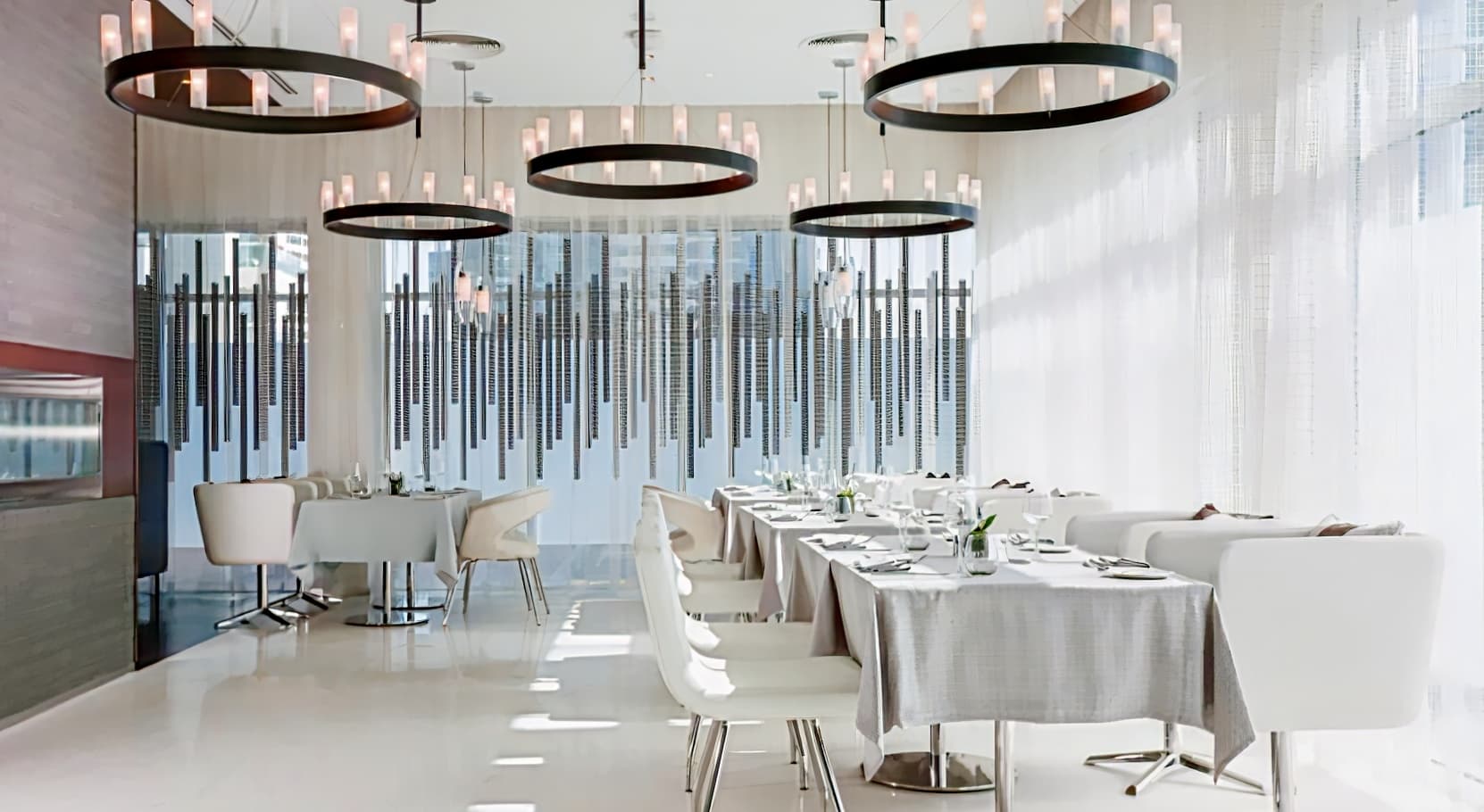 Pullman Dubai Jumeirah Lakes Towers