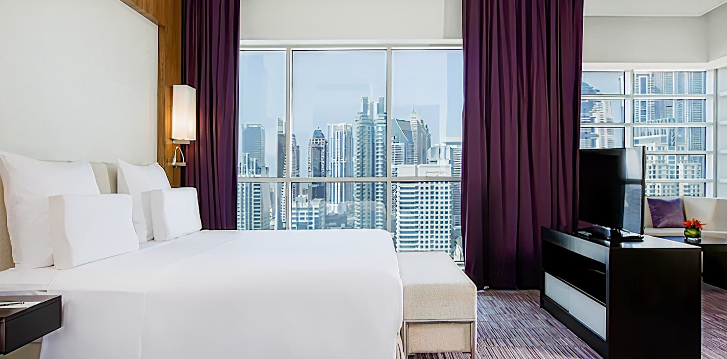 Pullman Dubai Jumeirah Lakes Towers