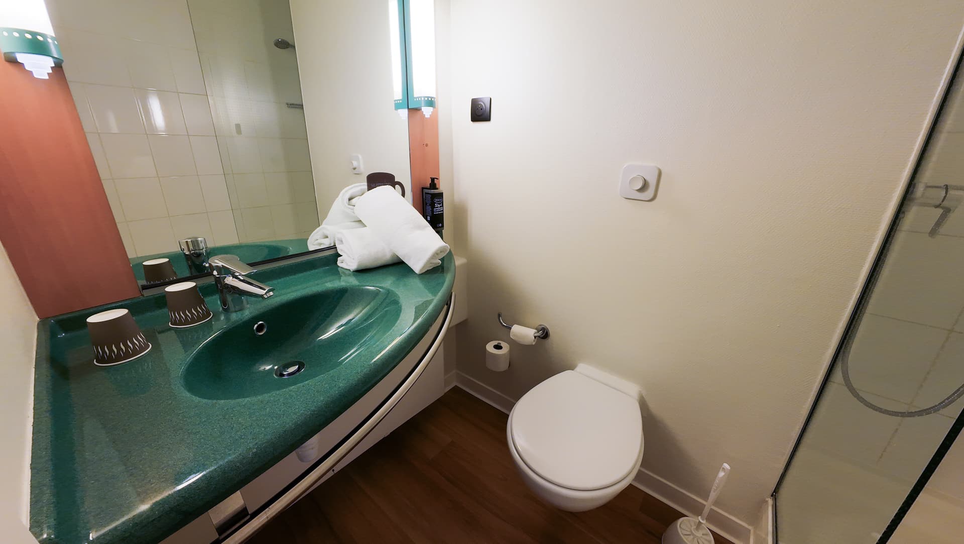 ibis Lyon Est Bron