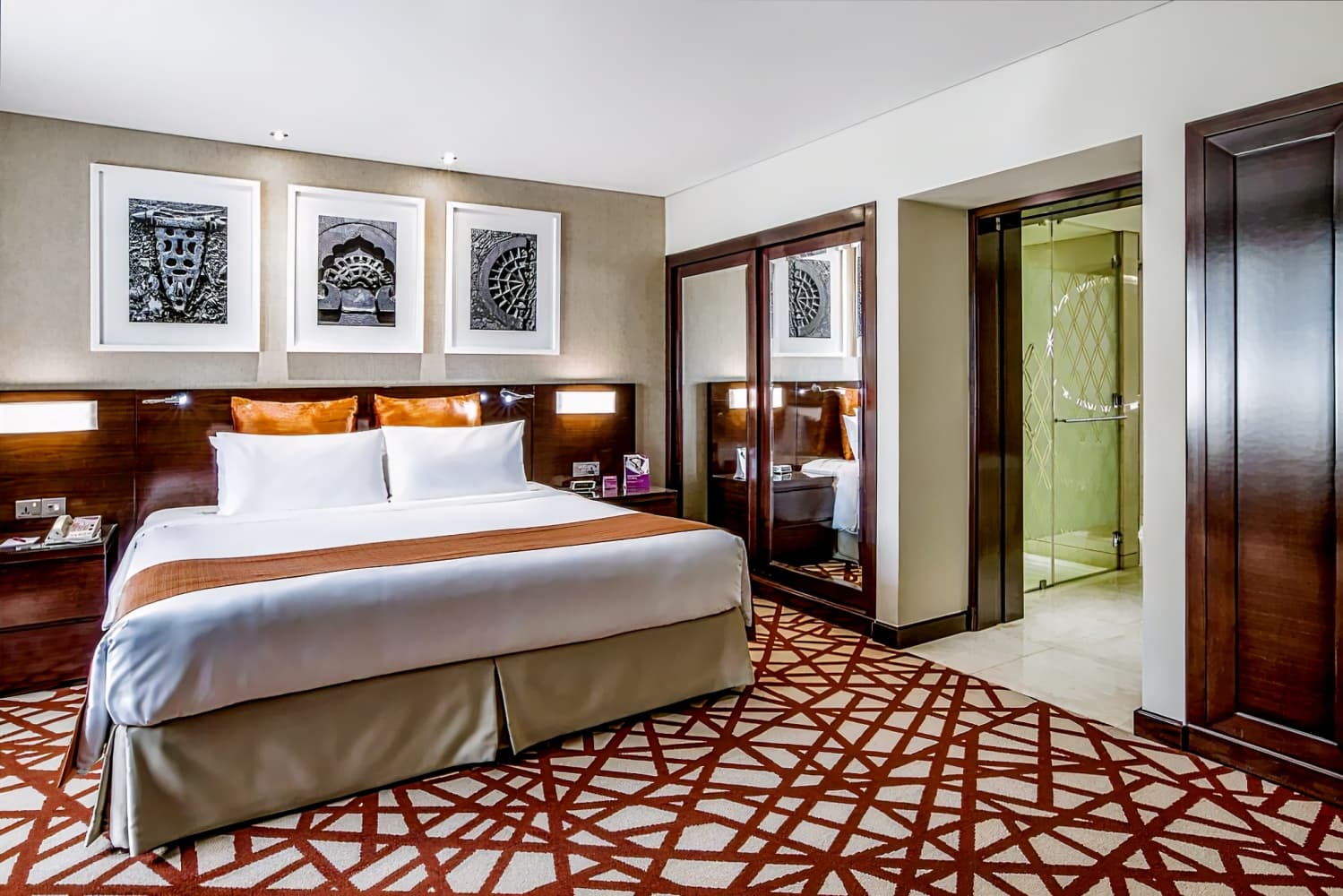 Crowne Plaza Dubai - Deira