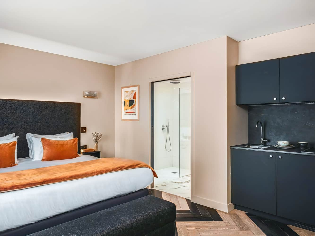 Rayz Private Suites