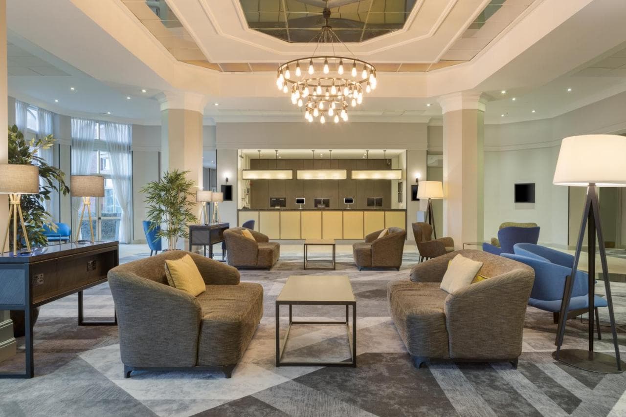 DoubleTree by Hilton Dartford Bridge