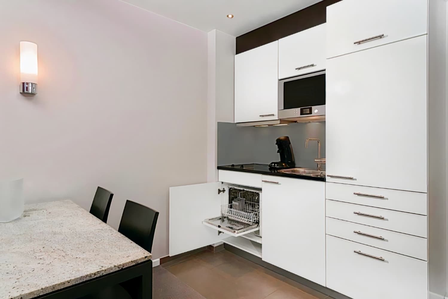 Adina Apartment Hotel Frankfurt Neue Oper
