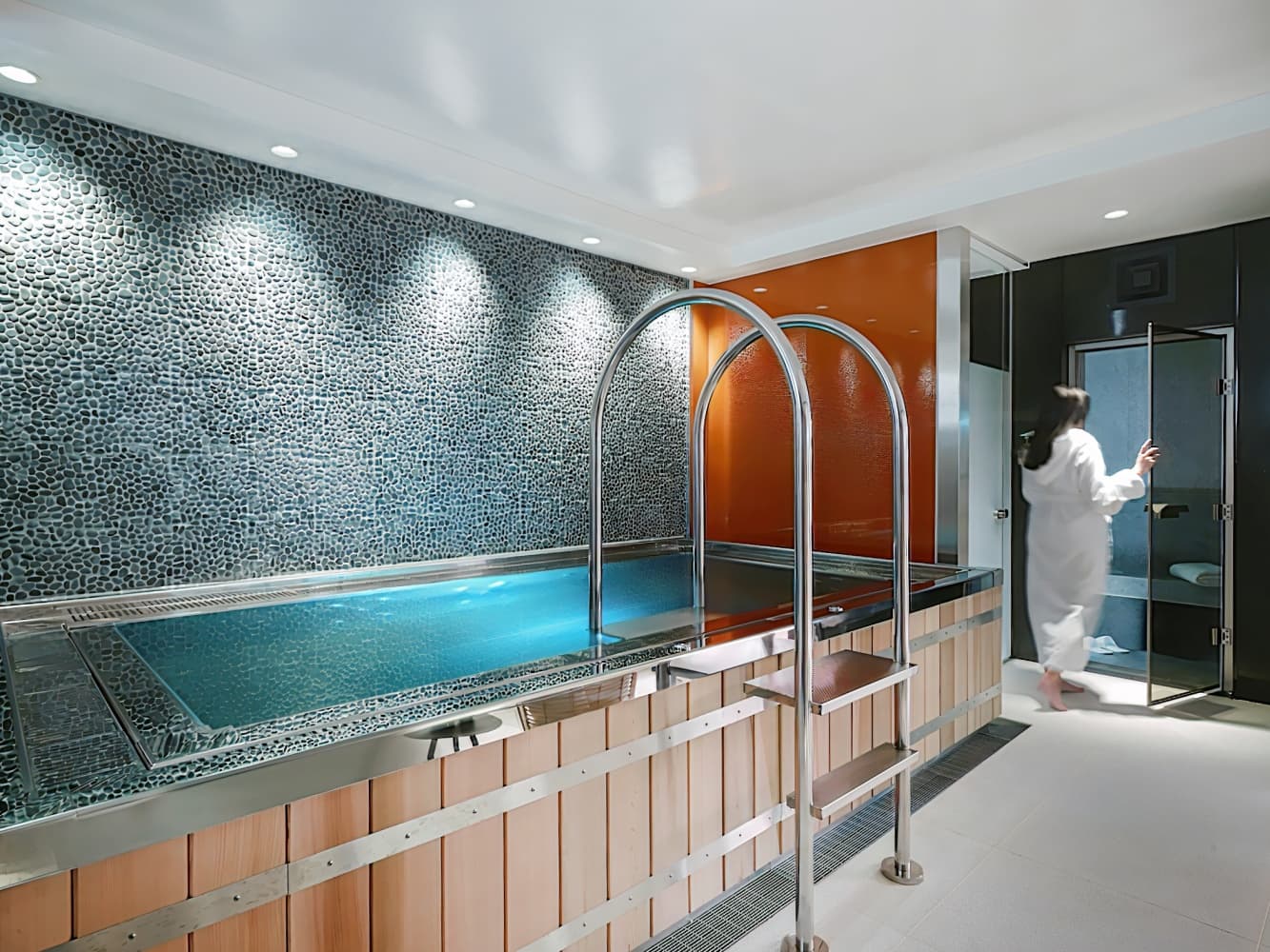 Athenaeum Hotel and Residences