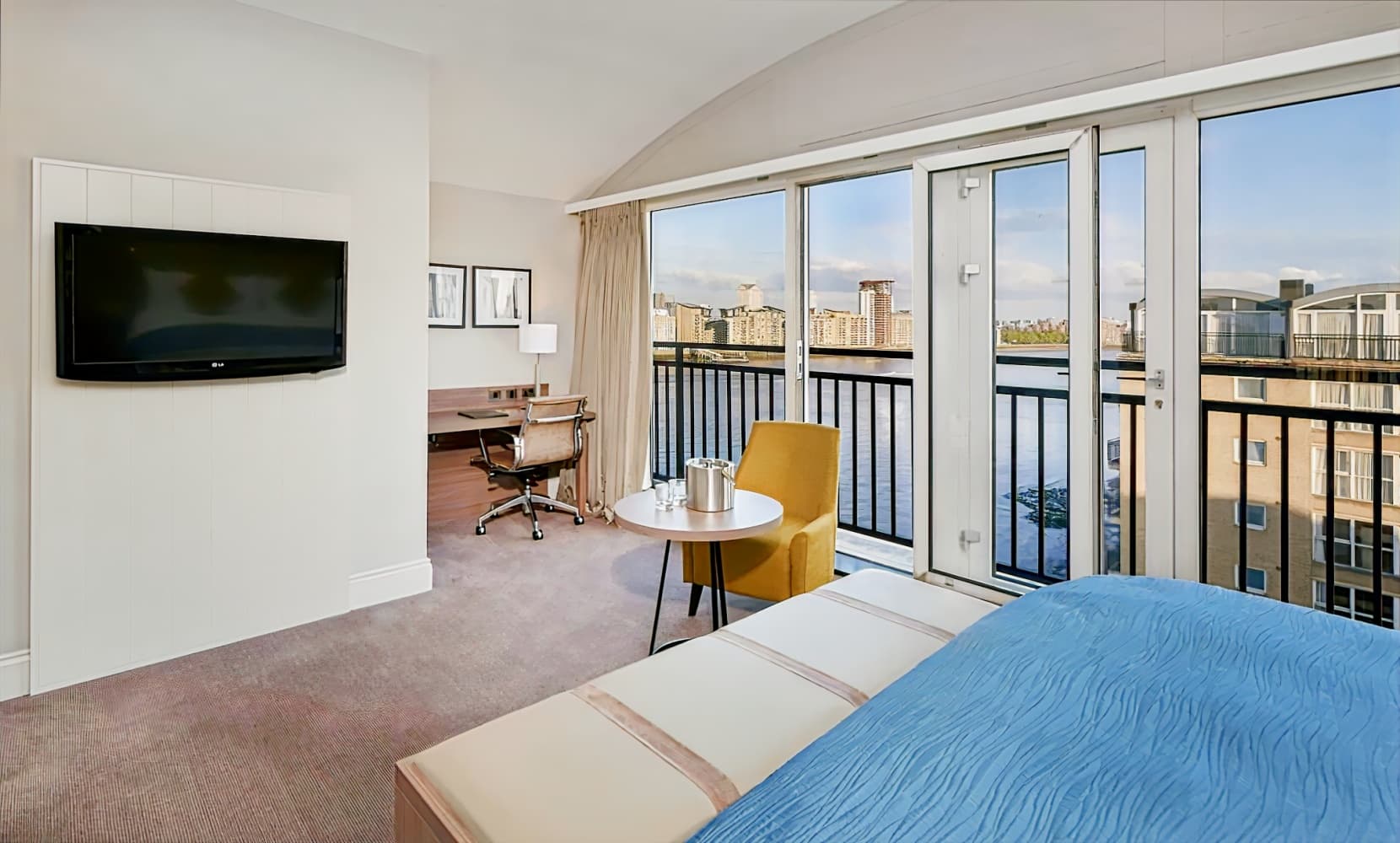 Doubletree by Hilton London - Docklands Riverside