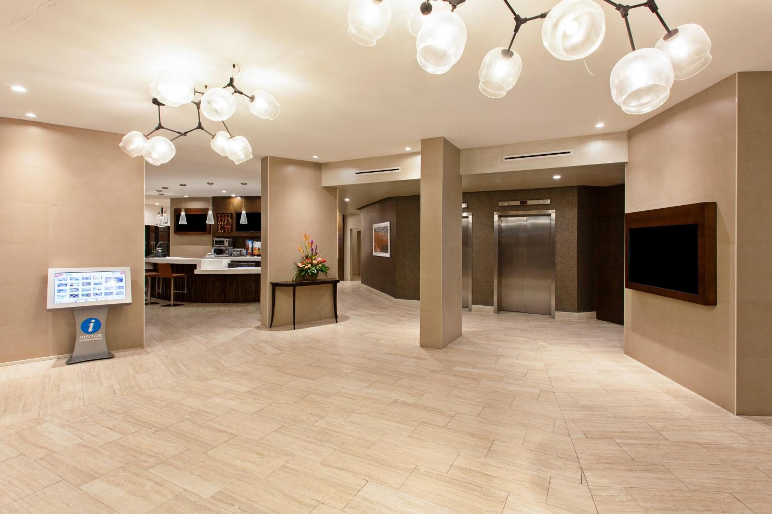 Holiday Inn Long Beach - Airport, an IHG Hotel